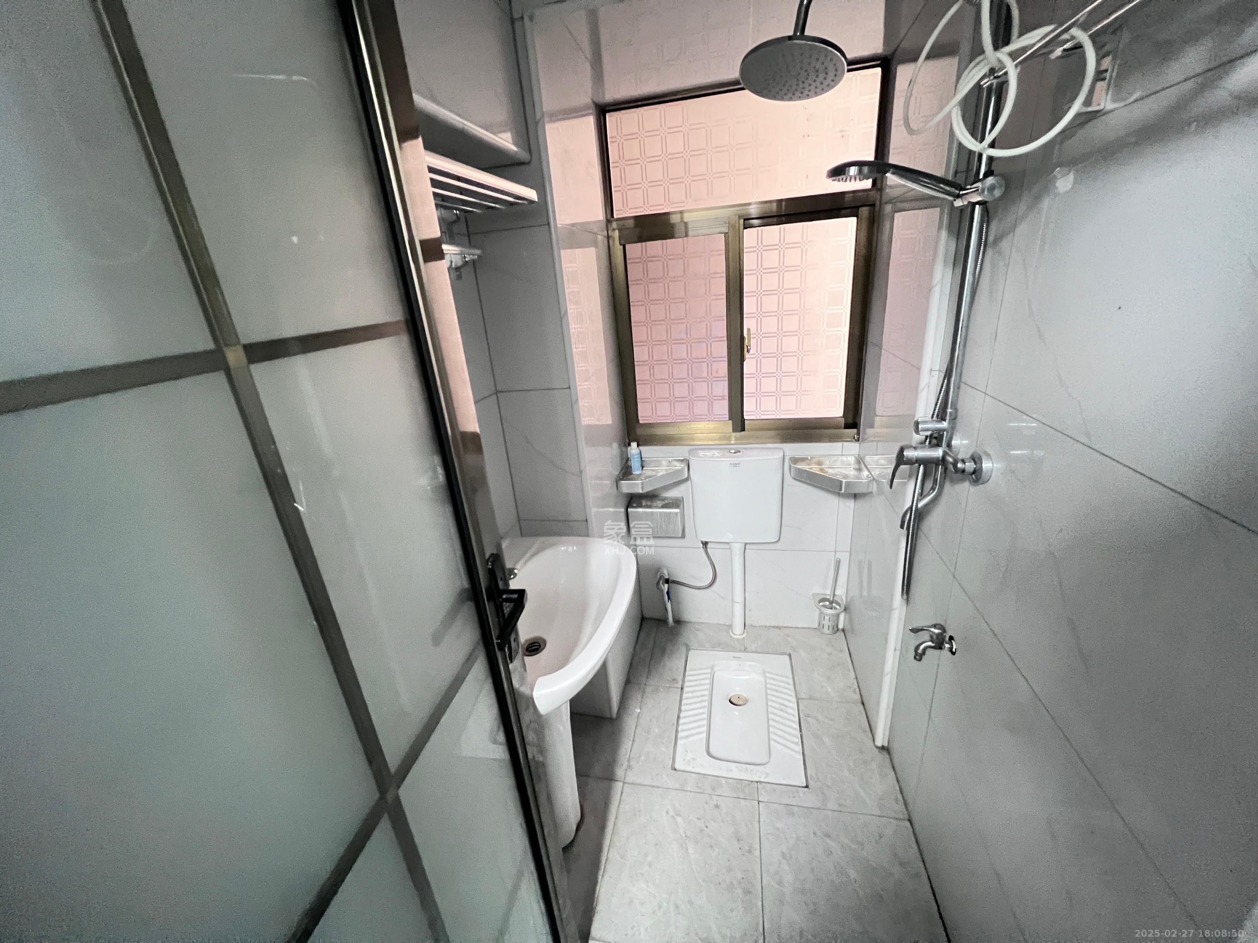 湖南省农业物资总公司宿舍 4室2厅2卫 1600.0元/月 湖南省农业物资总公司宿舍 4室2厅2卫 1600.0元/月室内图