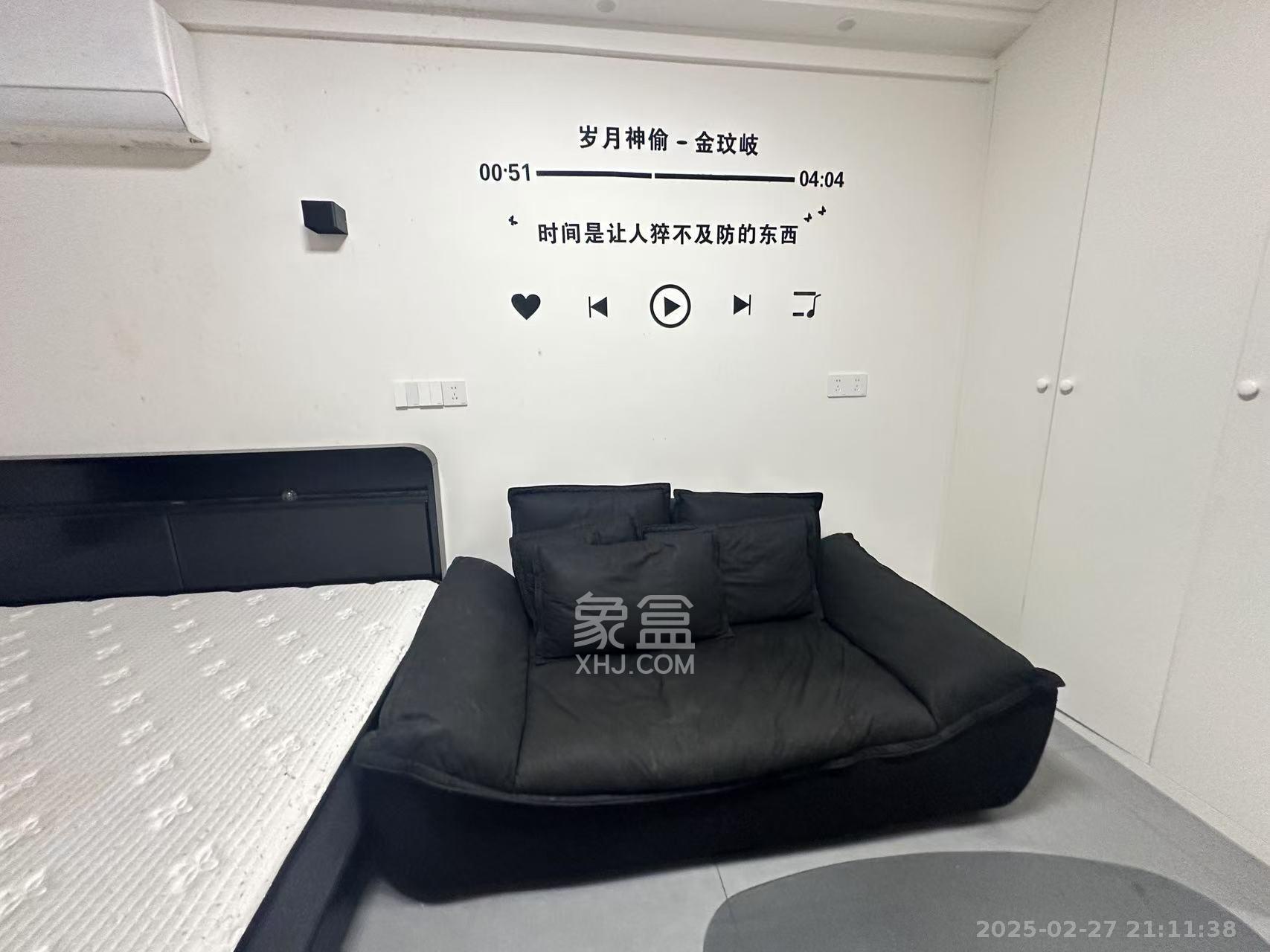 卓越江岸  1室1厅1卫   2200.00元/月
