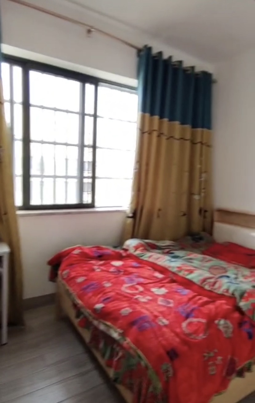 伟业智青春 3室2厅2卫 190.0万 伟业智青春 3室2厅2卫 190.0万客厅