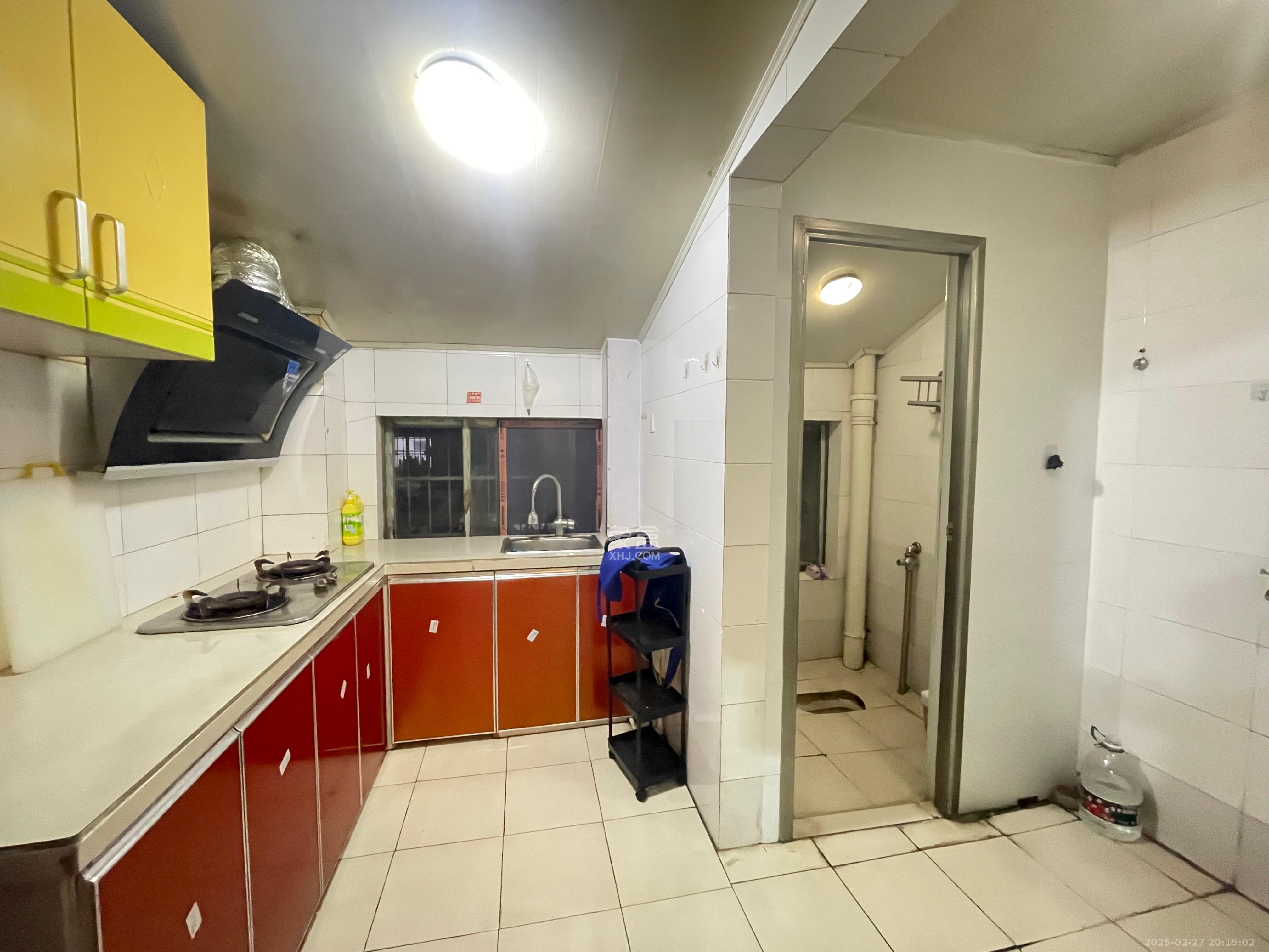 高桥火焰市场 2室1厅1卫 1300.0元/月 高桥火焰市场 2室1厅1卫 1300.0元/月室内图