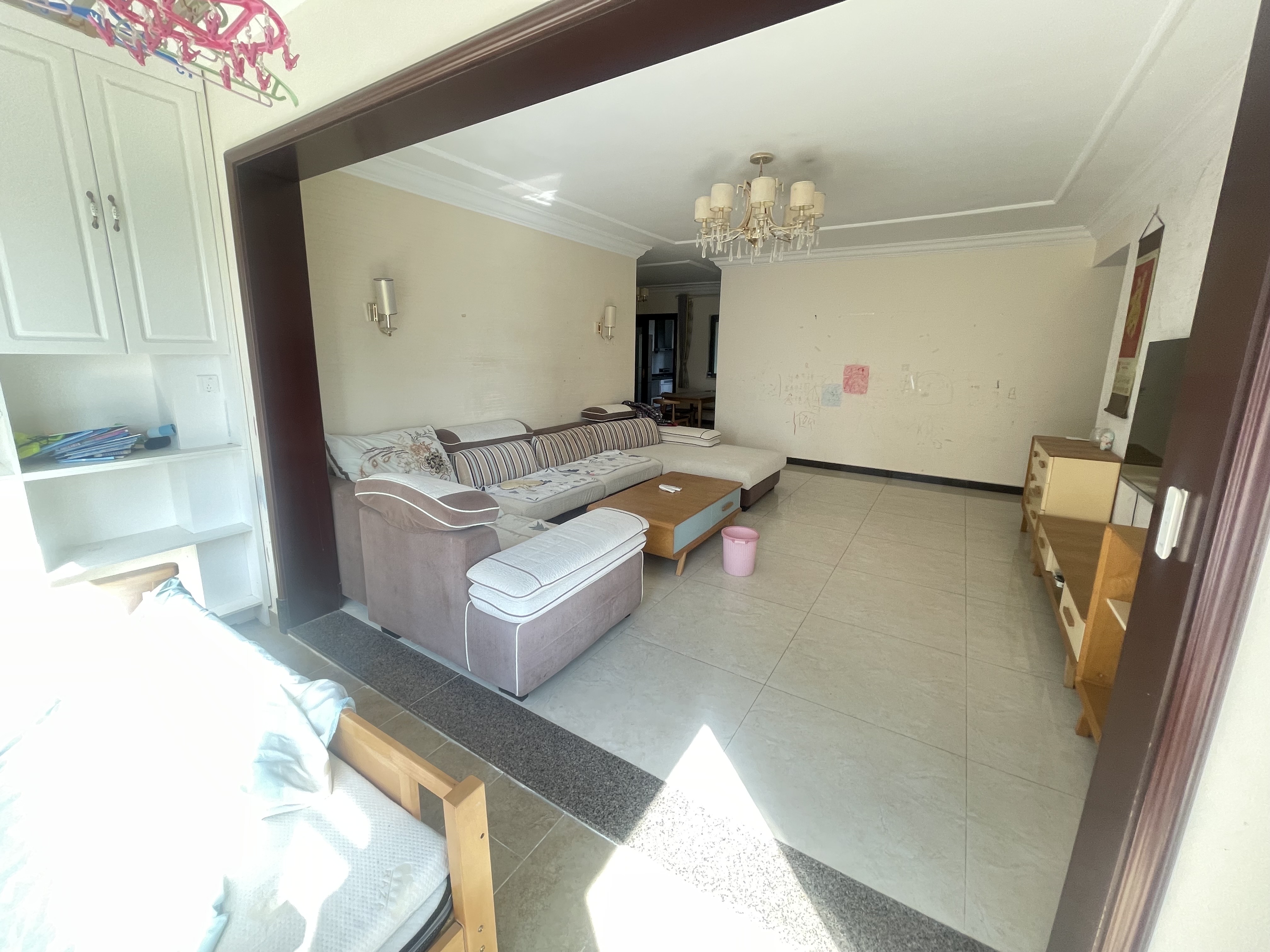 恒大华府 4室2厅2卫 2600.0元/月 恒大华府 4室2厅2卫 2600.0元/月室内图