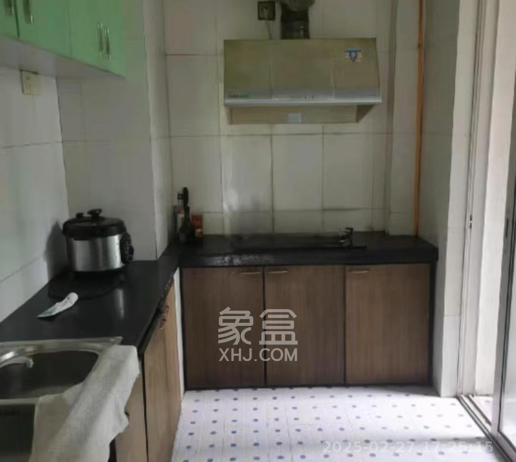 湘麓国际 3室2厅1卫 2800.0元/月 湘麓国际 3室2厅1卫 2800.0元/月室内图