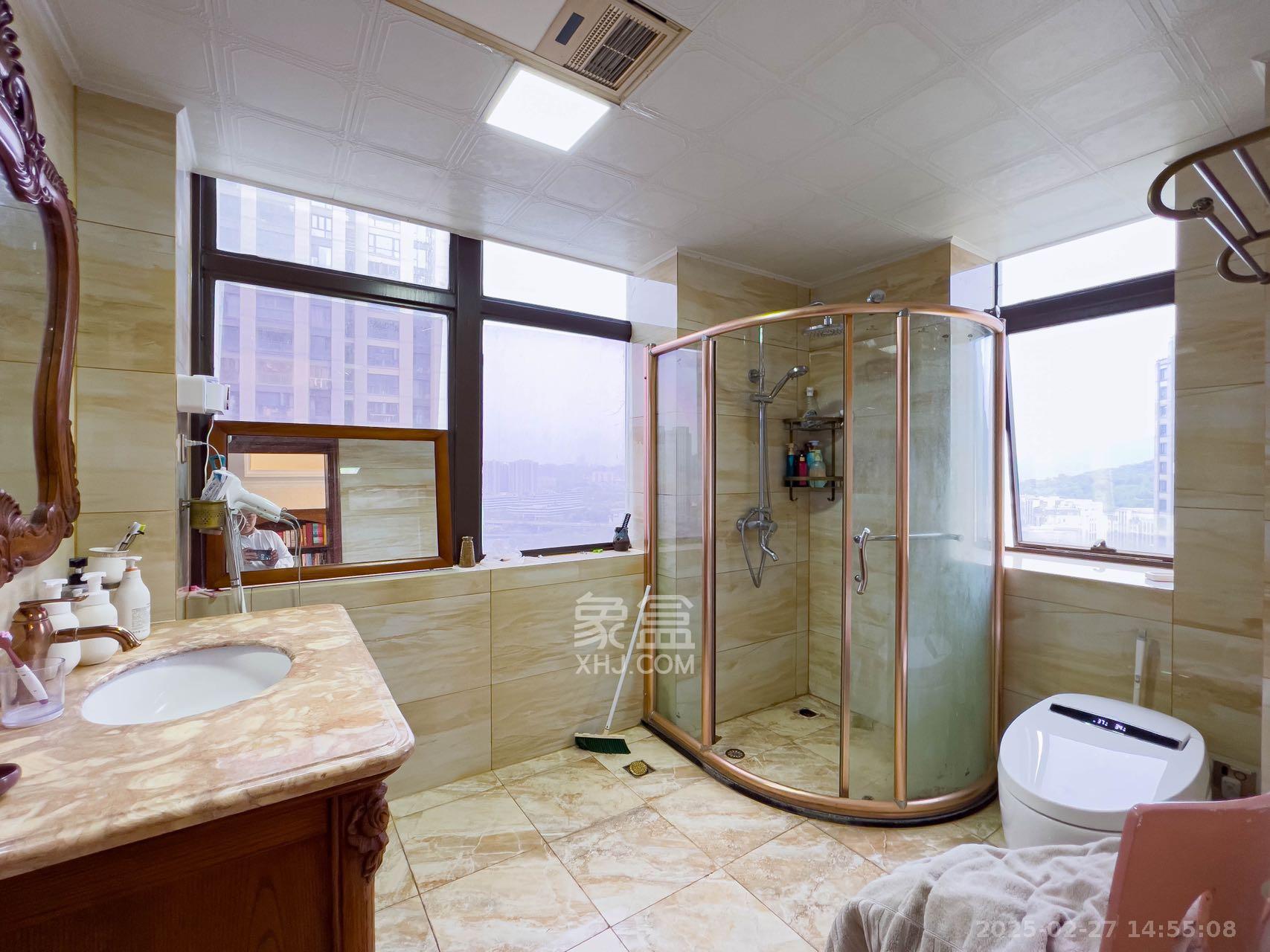 金茂梅溪湖 3室2厅2卫 7000.0元/月 金茂梅溪湖 3室2厅2卫 7000.0元/月室内图