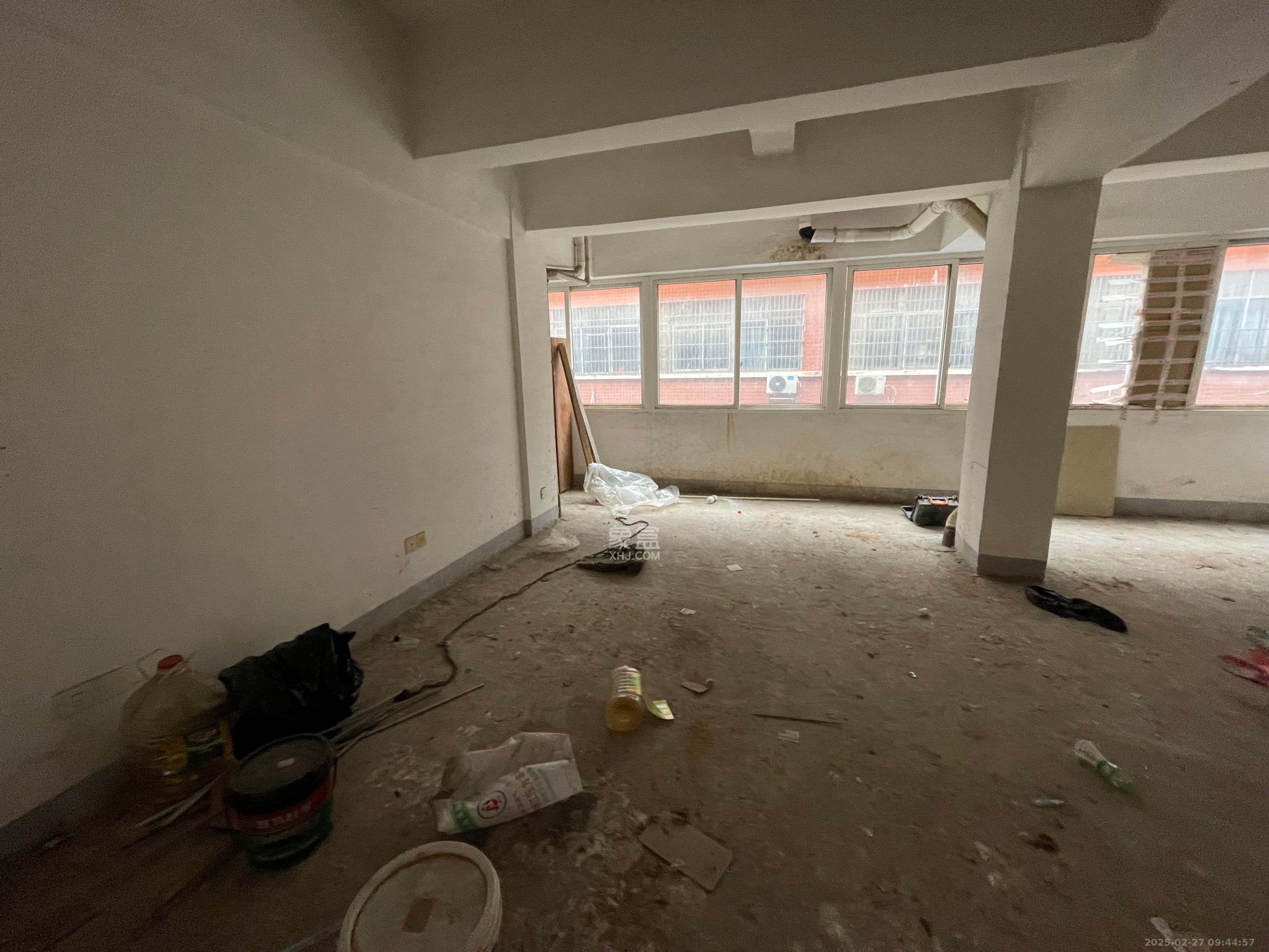 湘绣城 3室2厅1卫 1100.0元/月 湘绣城 3室2厅1卫 1100.0元/月室内图