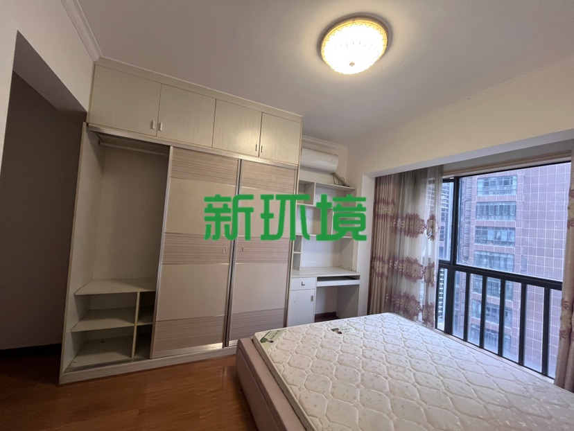 逸臣中央  3室2厅2卫   2000.00元/月室内图
