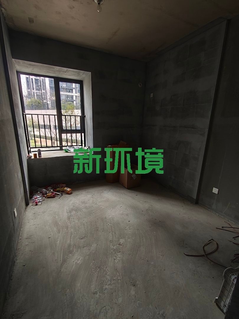 中建凤栖台  4室2厅2卫   53.80万客厅