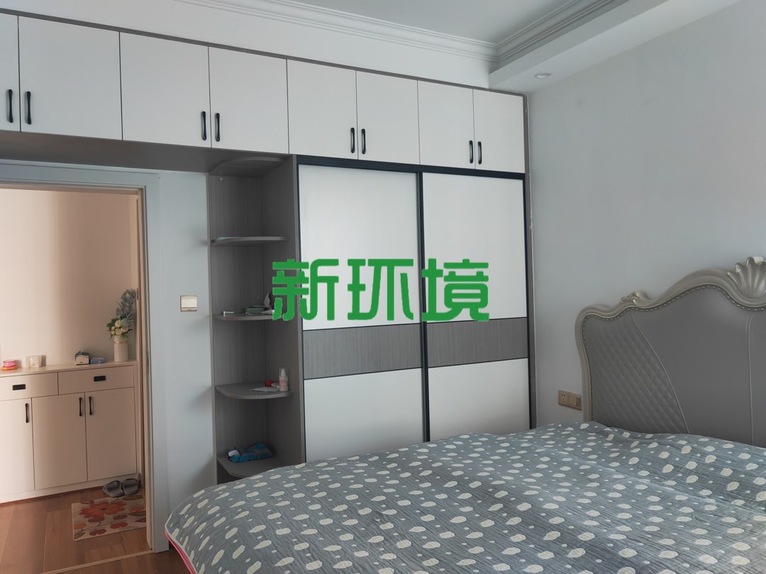 东方明珠  3室2厅1卫   63.80万客厅