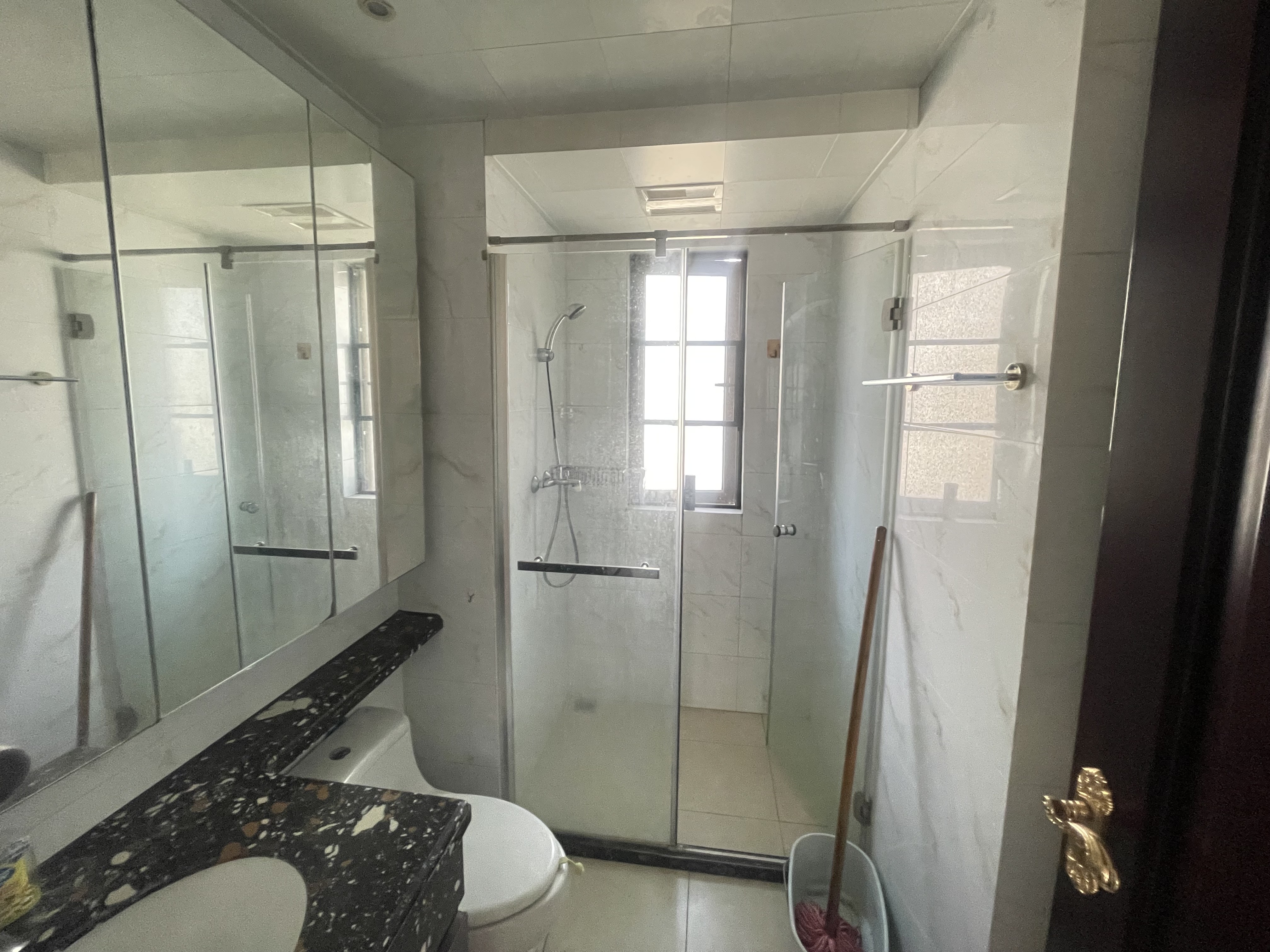 恒大华府 4室2厅2卫 2600.0元/月 恒大华府 4室2厅2卫 2600.0元/月室内图