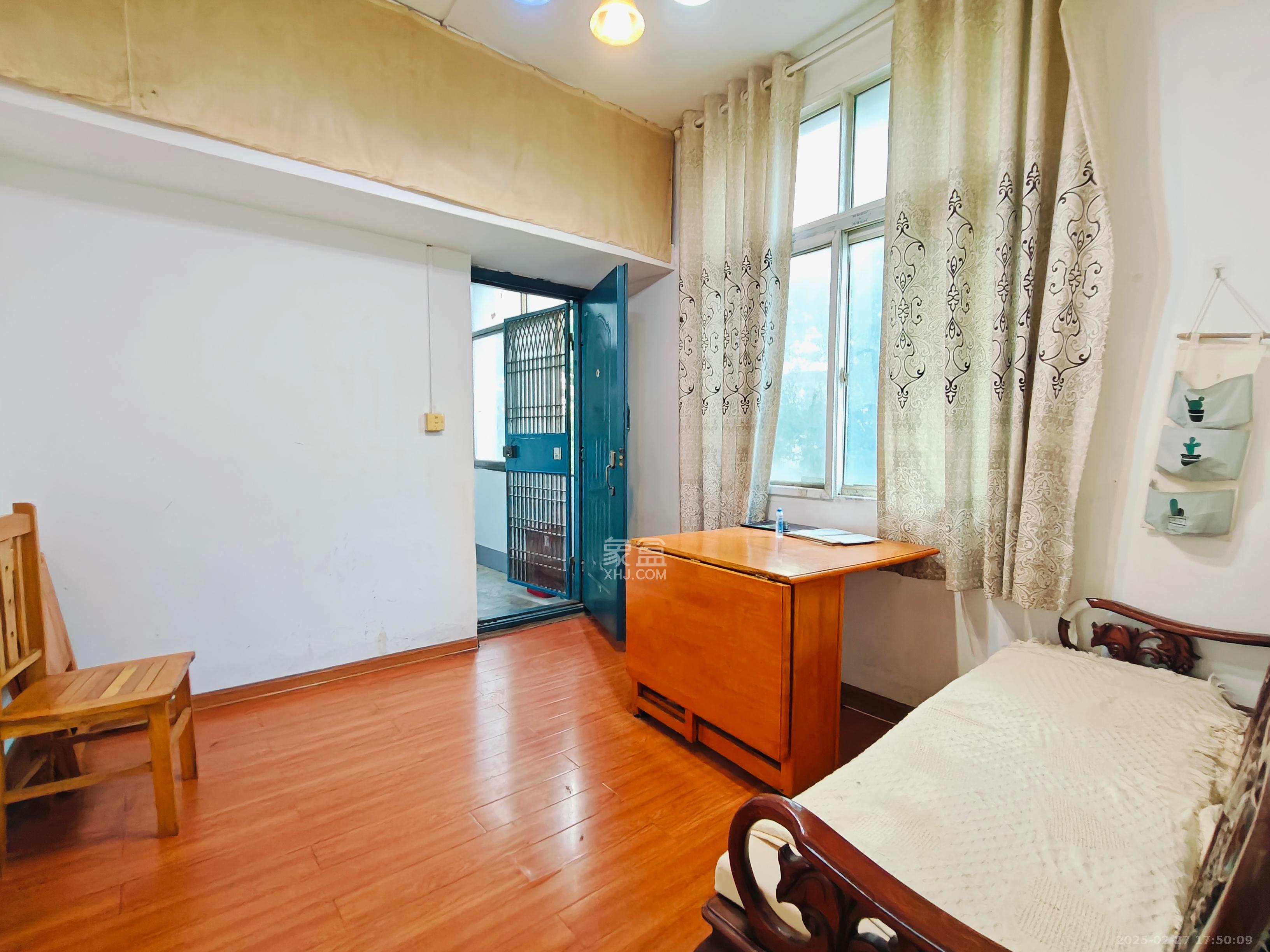 省科技厅机关二院  2室1厅1卫    1800.0元/月 省科技厅机关二院  2室1厅1卫    1800.0元/月室内图