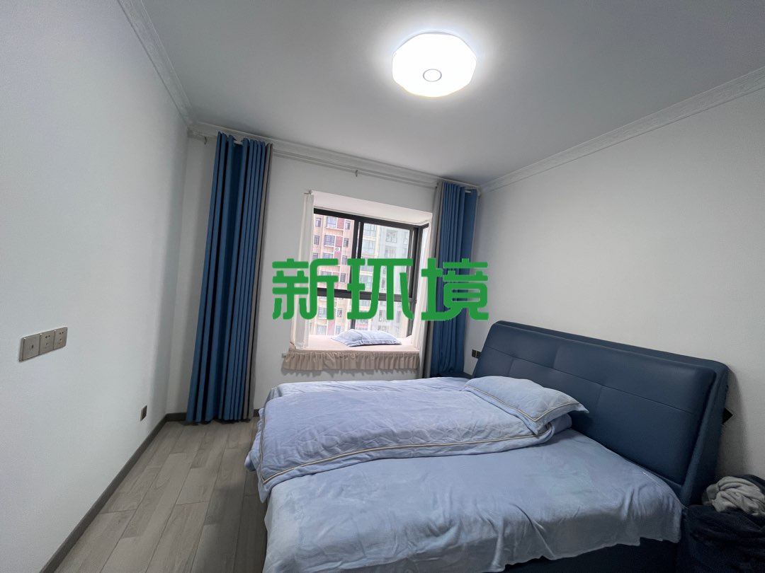 丽景天下  4室2厅2卫   88.00万客厅