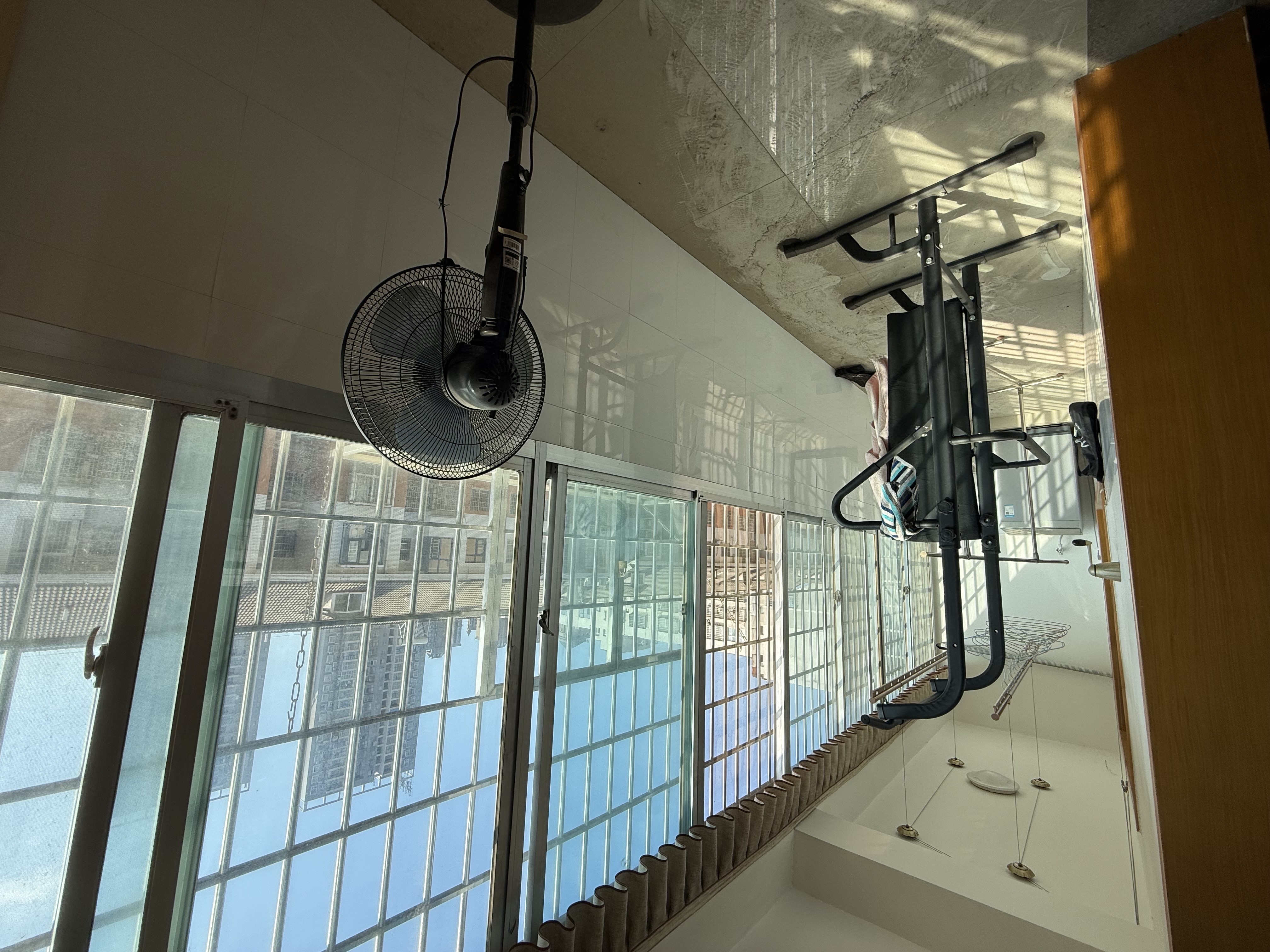 鸿都苑  1室0厅0卫    69.8万客厅