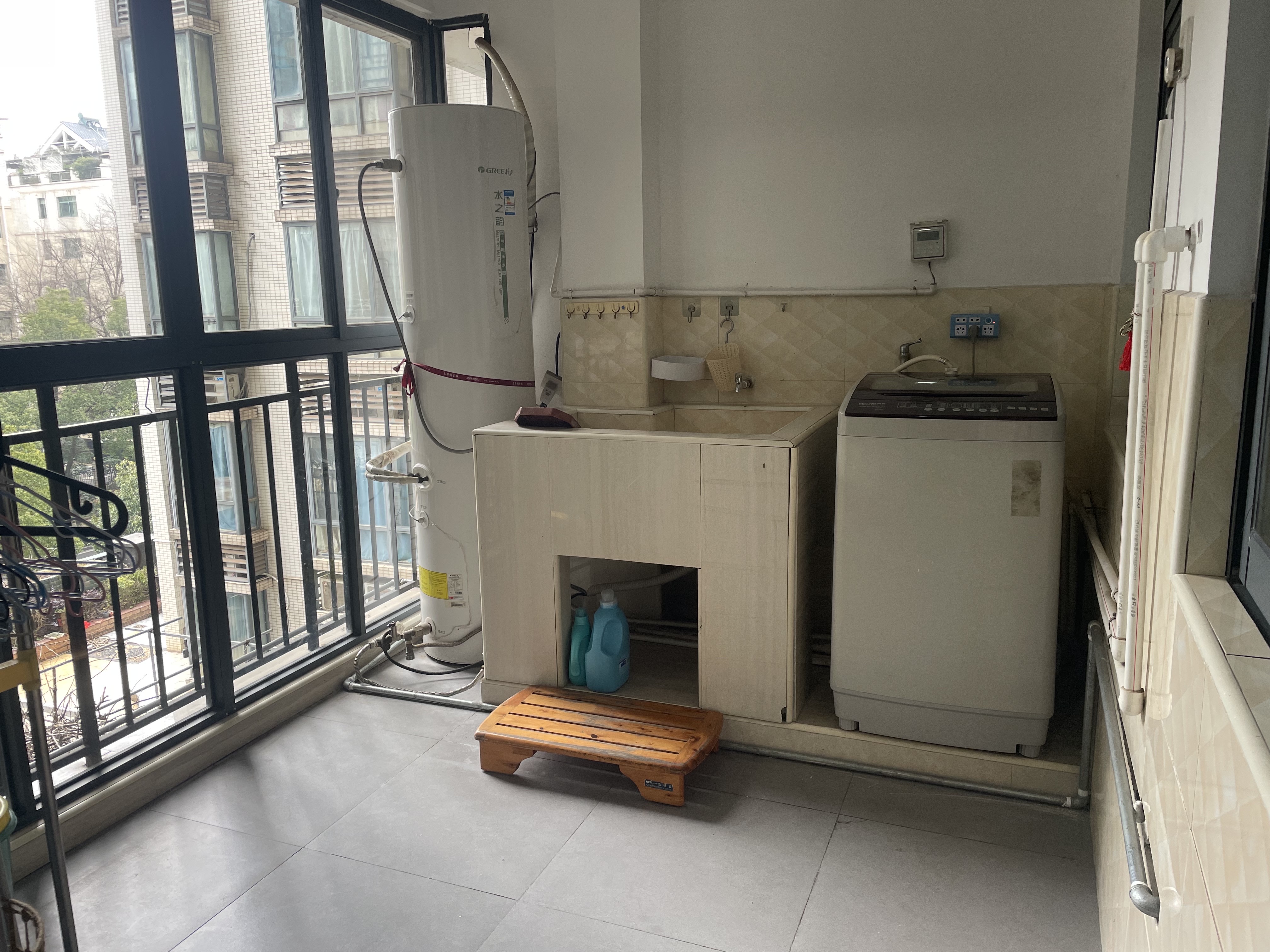 愉景湾西域 3室2厅1卫 2200.0元/月 愉景湾西域 3室2厅1卫 2200.0元/月室内图