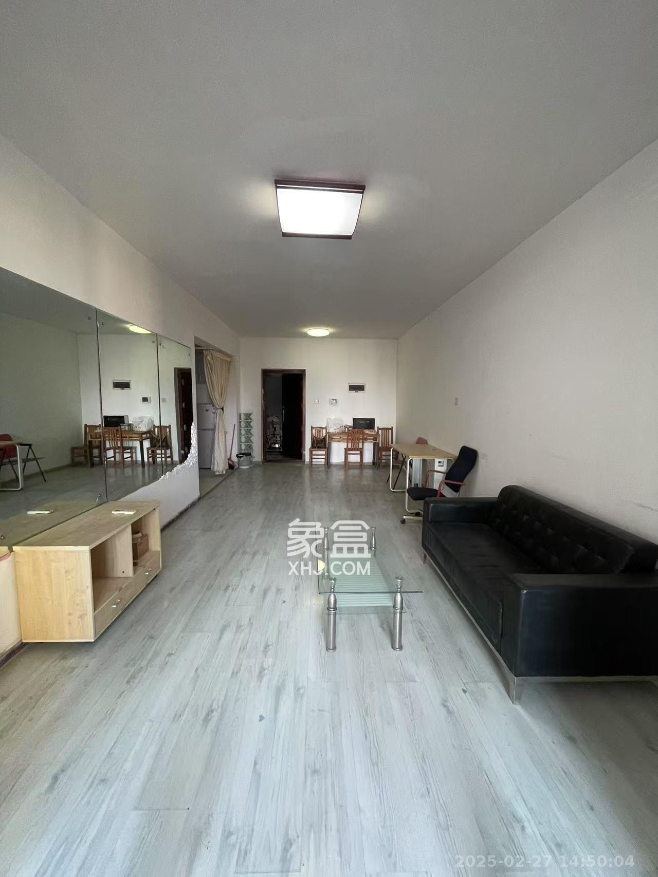 鑫远湘府华城 2室2厅1卫 1600.0元/月 鑫远湘府华城 2室2厅1卫 1600.0元/月室内图