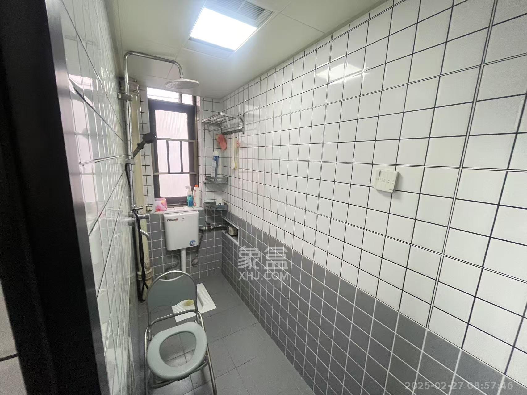 长岭烟草公司宿舍(金祥公寓) 3室2厅1卫 2100.0元/月 长岭烟草公司宿舍(金祥公寓) 3室2厅1卫 2100.0元/月室内图