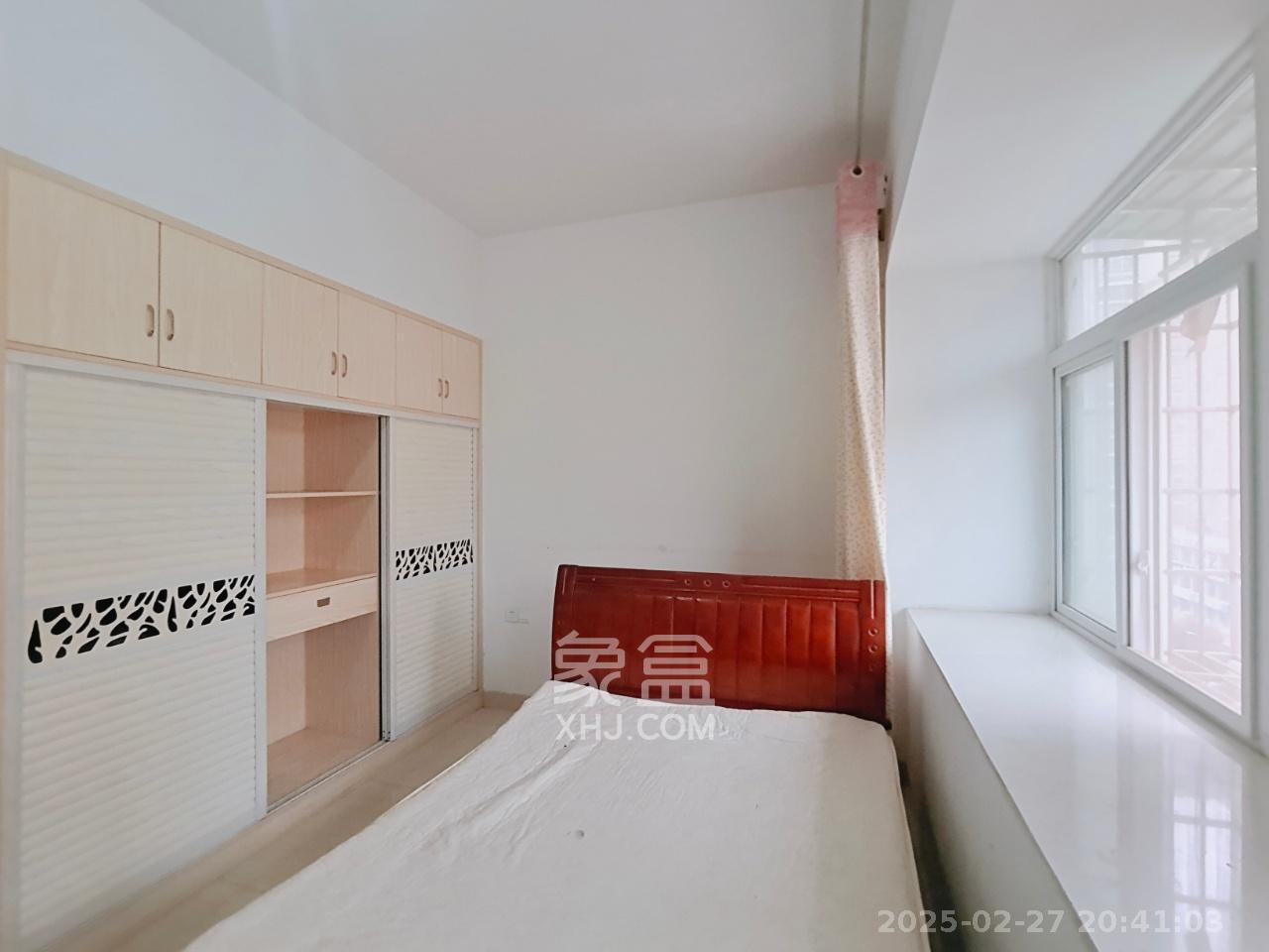 骑龙安置小区  1室1厅1卫   1200.00元/月室内图