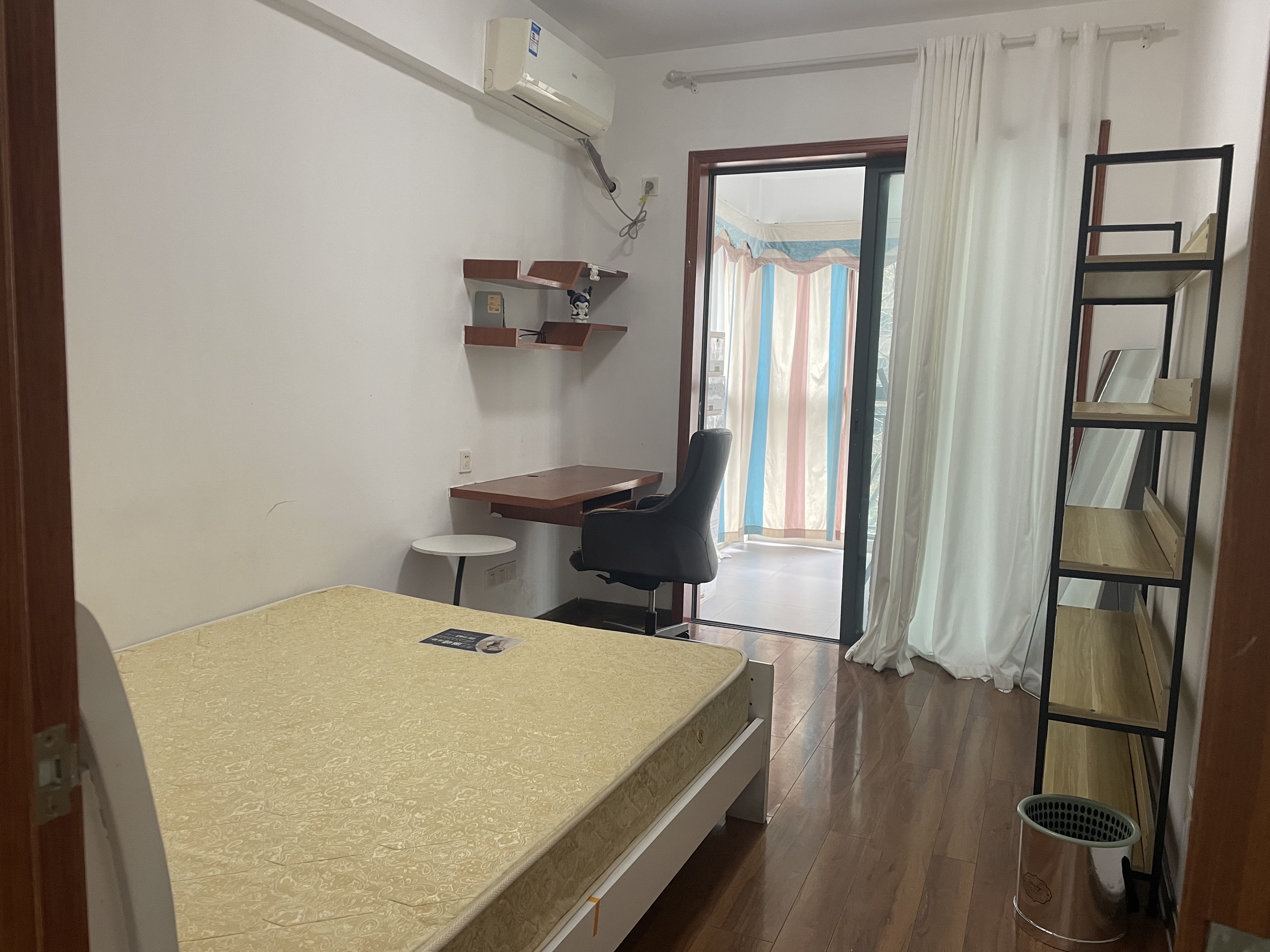 愉景湾西域 3室2厅1卫 2200.0元/月 愉景湾西域 3室2厅1卫 2200.0元/月室内图