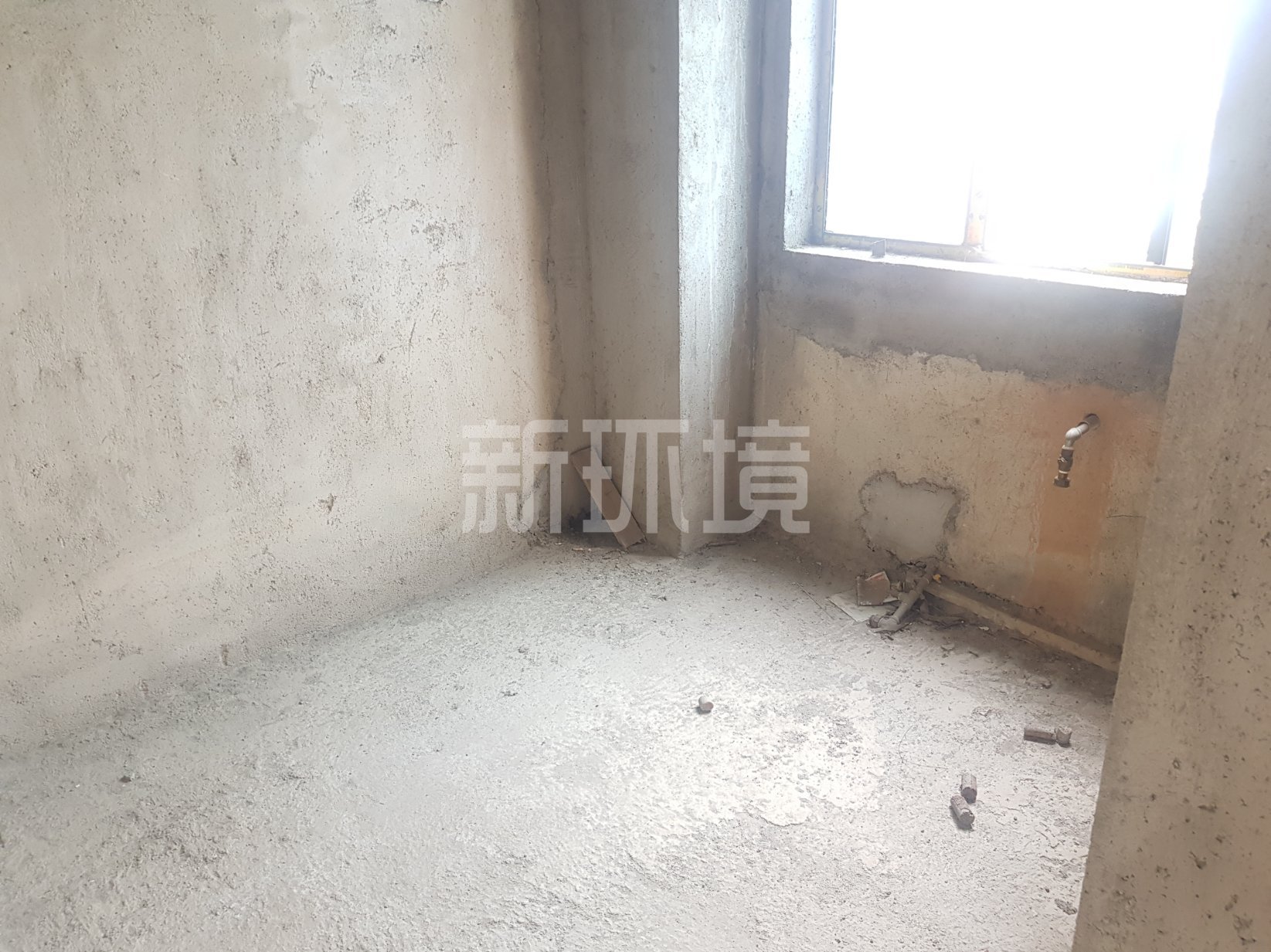 东方明珠  3室2厅2卫   72.80万客厅