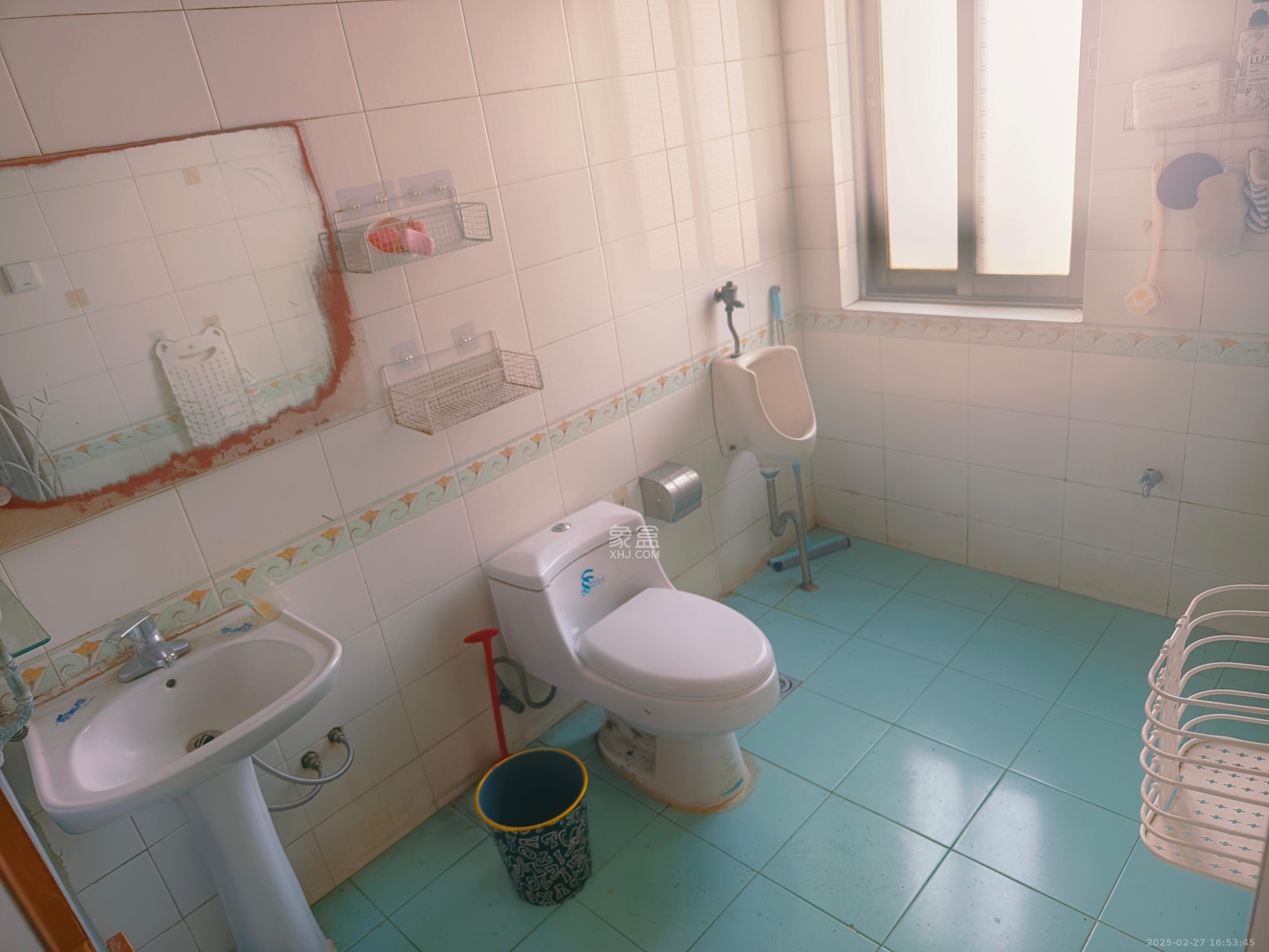 省粮食局宿舍北院 3室1厅1卫 1900.0元/月 省粮食局宿舍北院 3室1厅1卫 1900.0元/月室内图