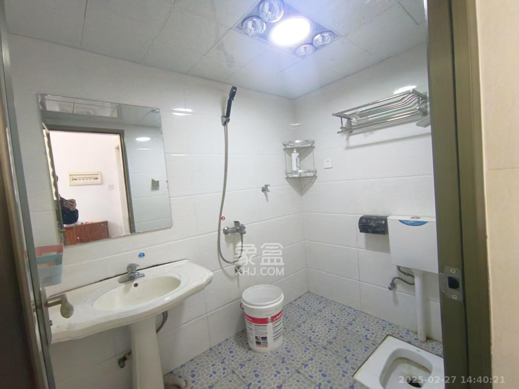 聚鑫大厦 3室2厅2卫 1500.0元/月 聚鑫大厦 3室2厅2卫 1500.0元/月室内图