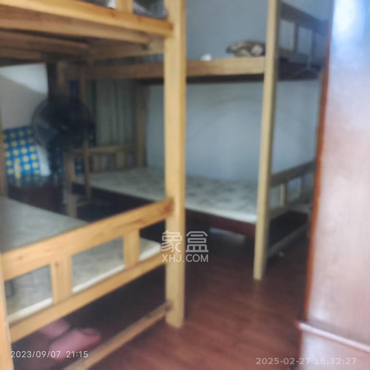 新桥小区  3室2厅1卫   1800.00元/月室内图