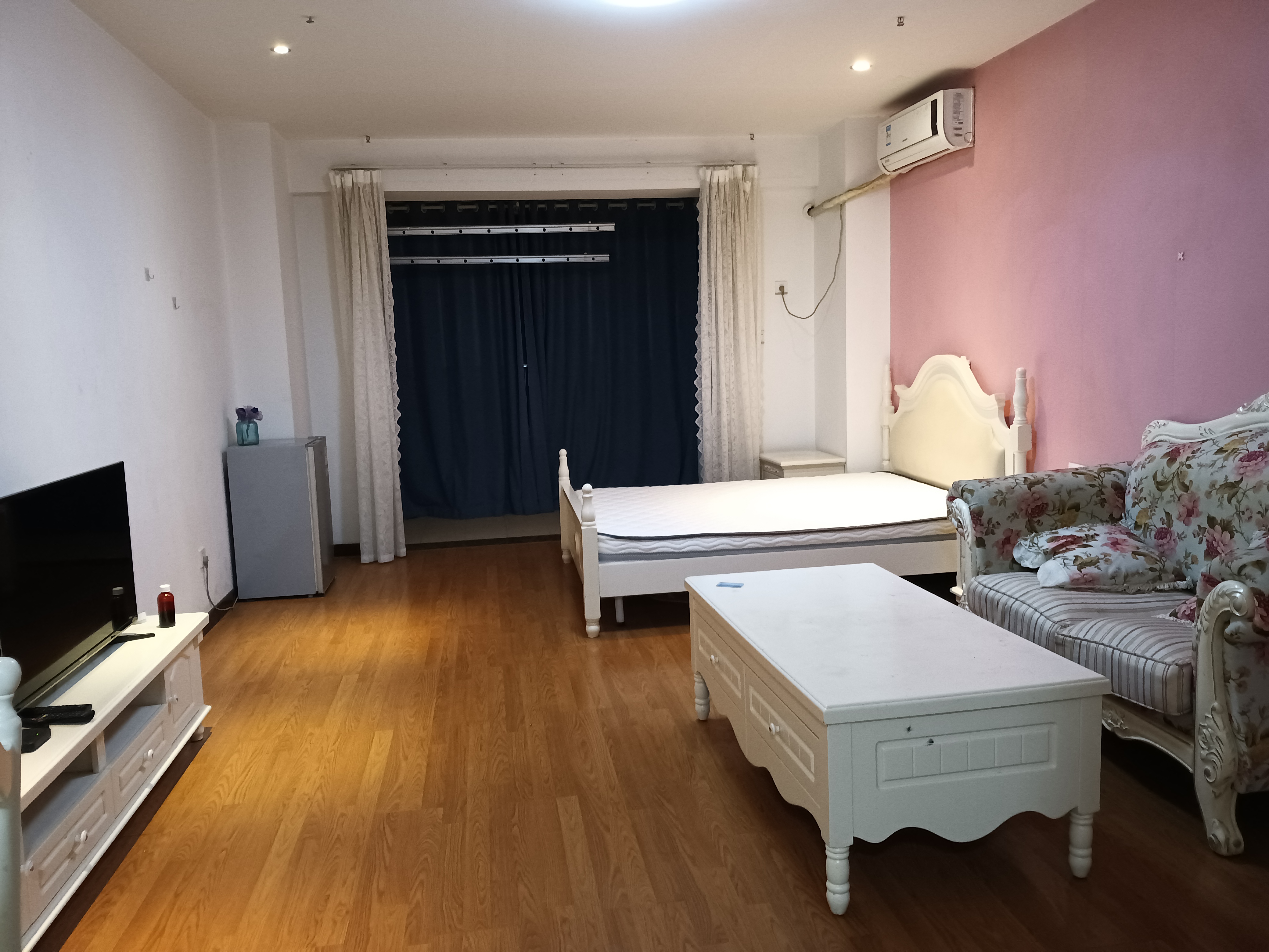 梓山湖公馆 1室0厅0卫 1300.0元/月 梓山湖公馆 1室0厅0卫 1300.0元/月室内图