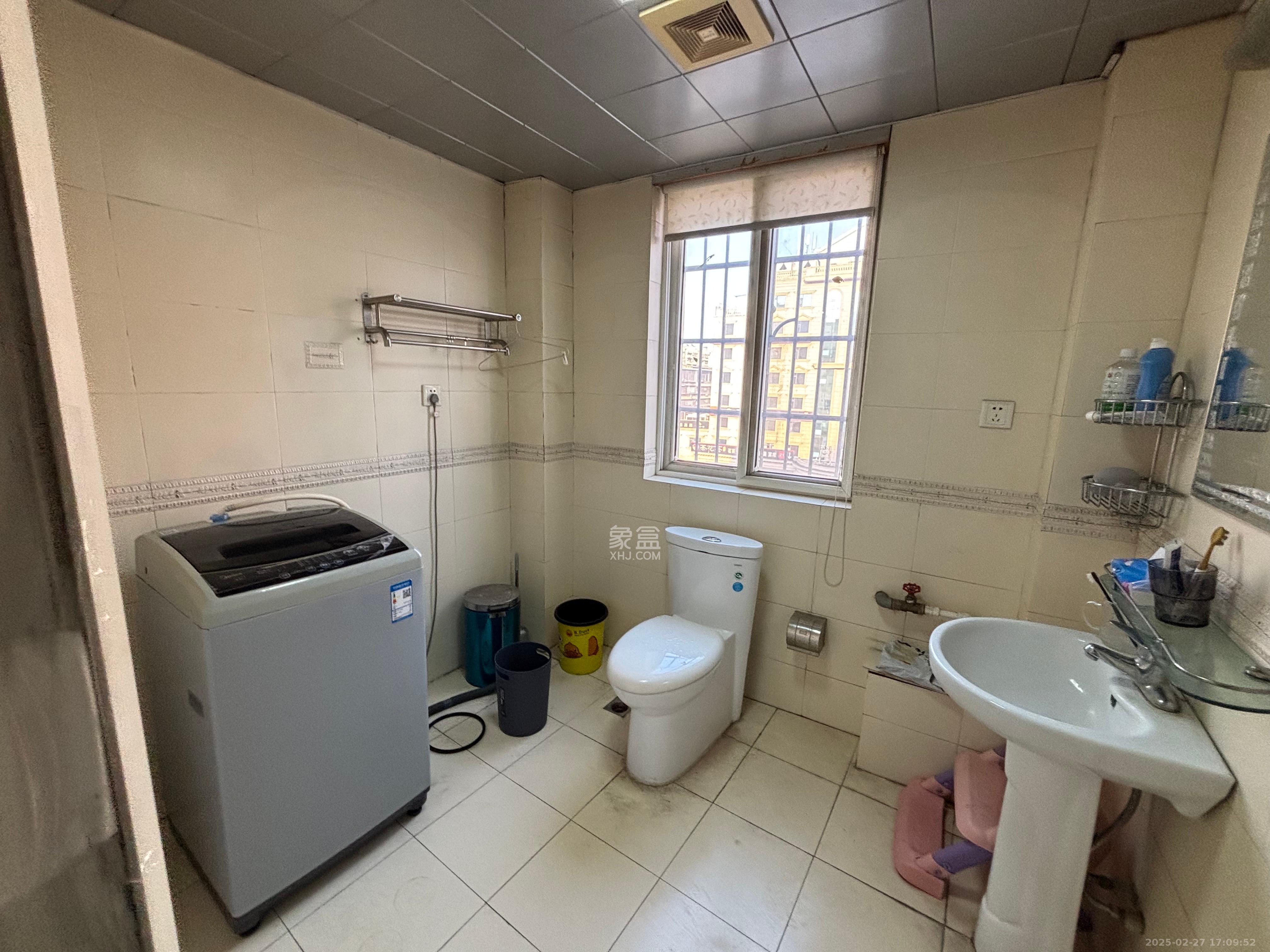 富绿新村 3室2厅2卫 1600.0元/月 富绿新村 3室2厅2卫 1600.0元/月室内图