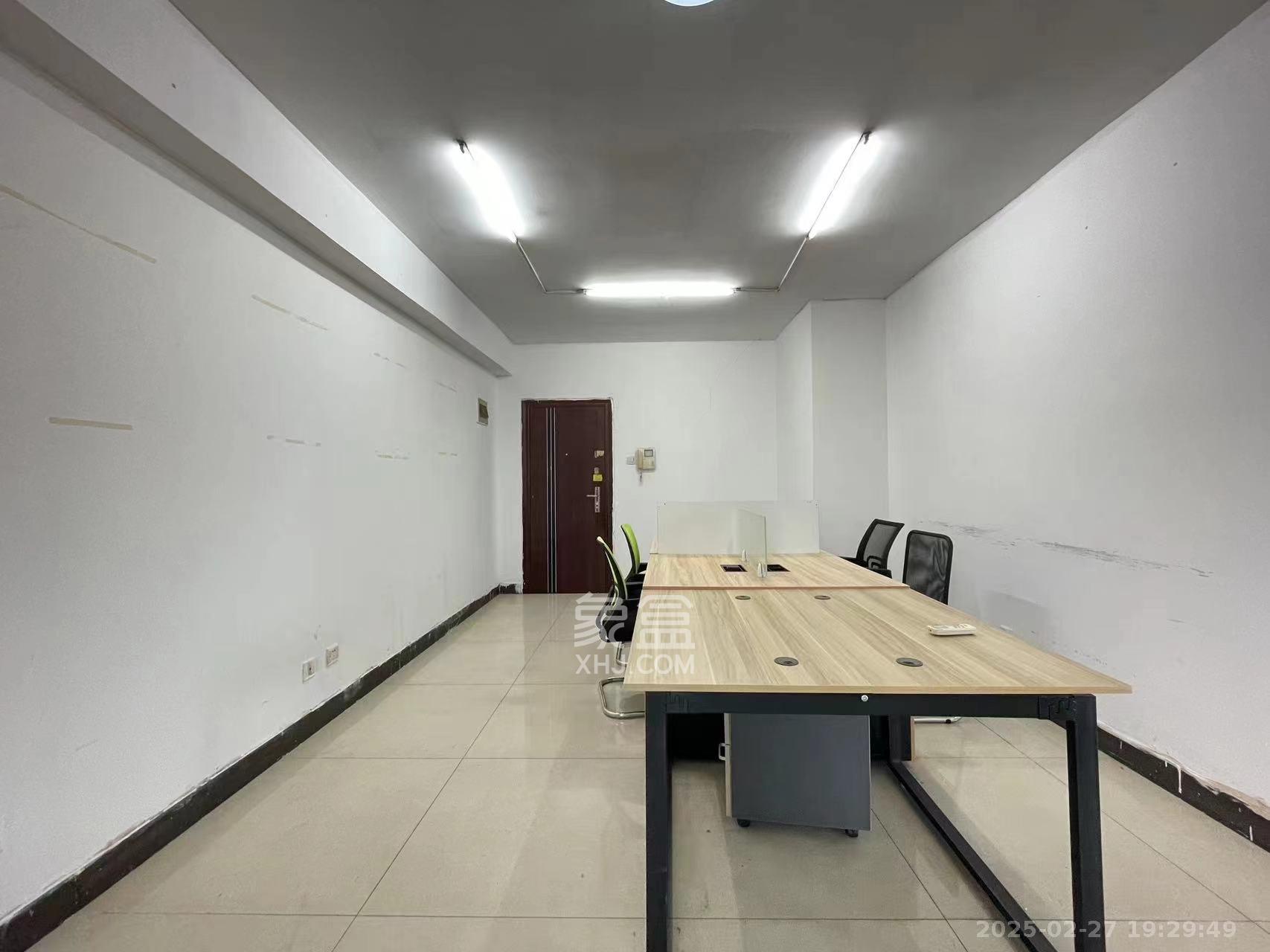 东一国际 1室1厅1卫 2200.0元/月 东一国际 1室1厅1卫 2200.0元/月室内图