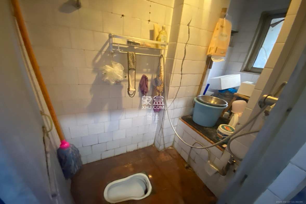 劳动路散盘 2室1厅1卫 1700.0元/月 劳动路散盘 2室1厅1卫 1700.0元/月室内图