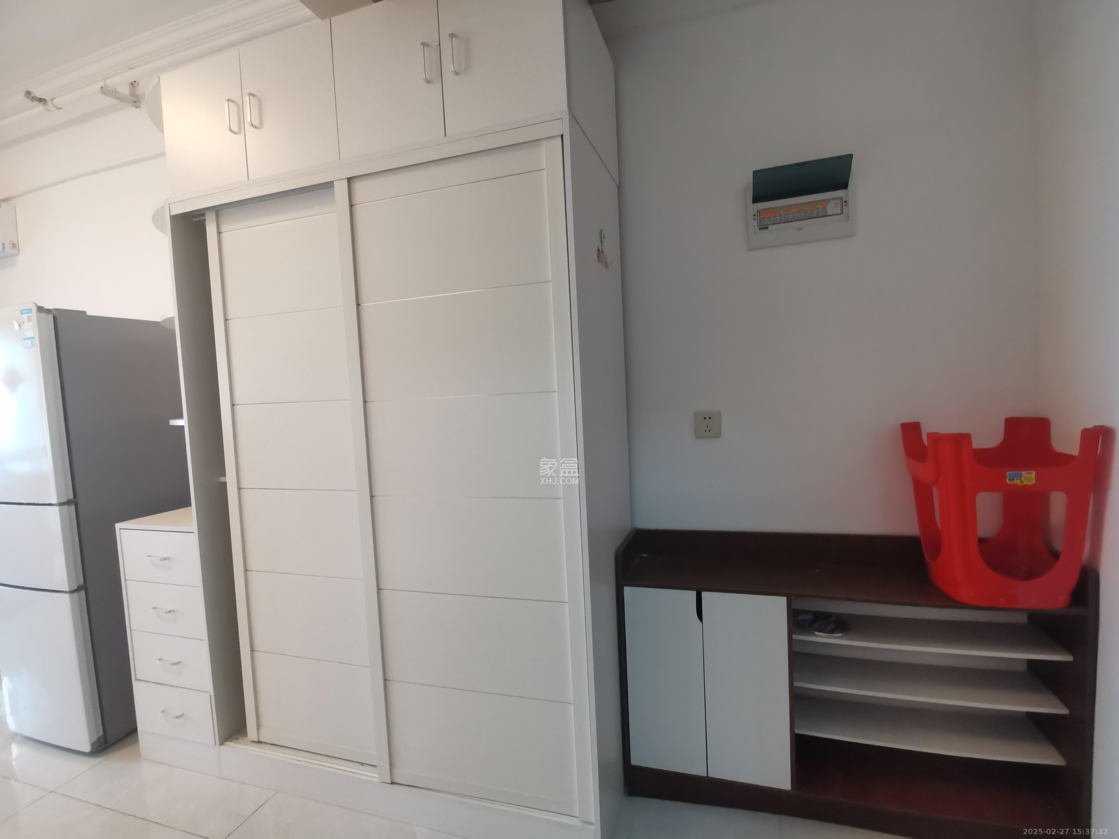 明发国际城 1室1厅1卫 1300.0元/月 明发国际城 1室1厅1卫 1300.0元/月室内图