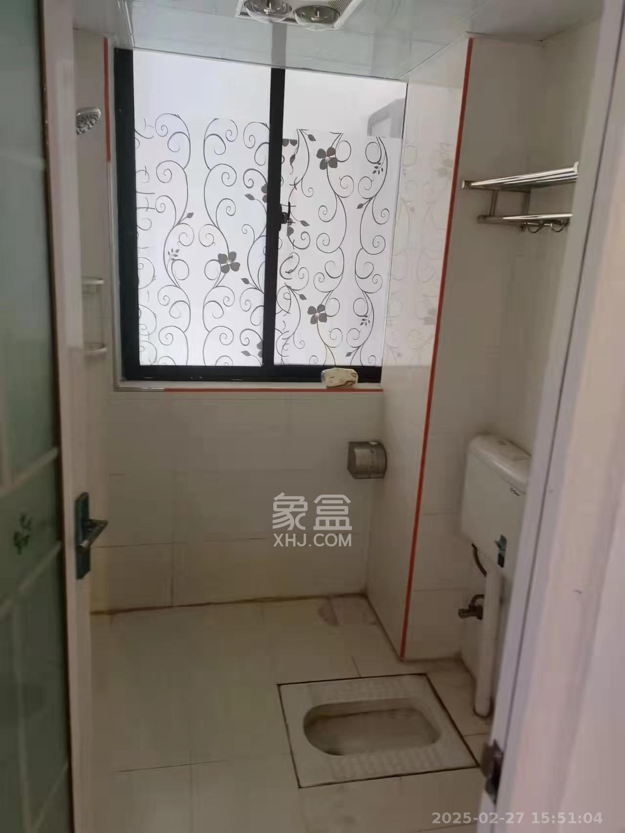 三一街区  2室2厅1卫   1500.00元/月室内图