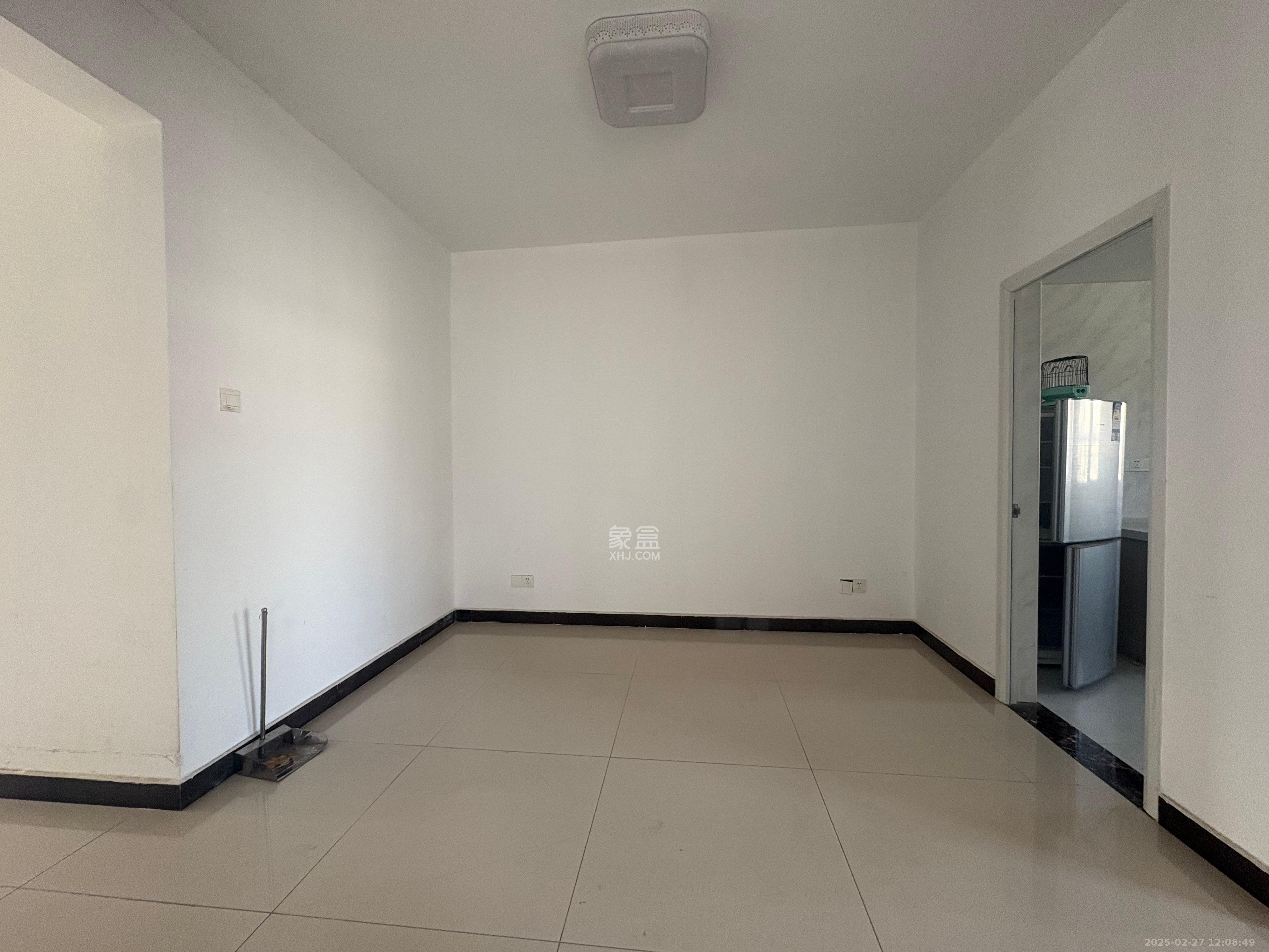 96301部队小区 4室2厅2卫 2700.0元/月 96301部队小区 4室2厅2卫 2700.0元/月室内图