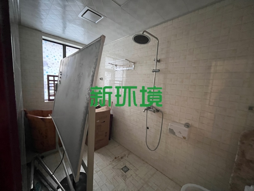 逸臣中央  3室2厅2卫   2000.00元/月室内图