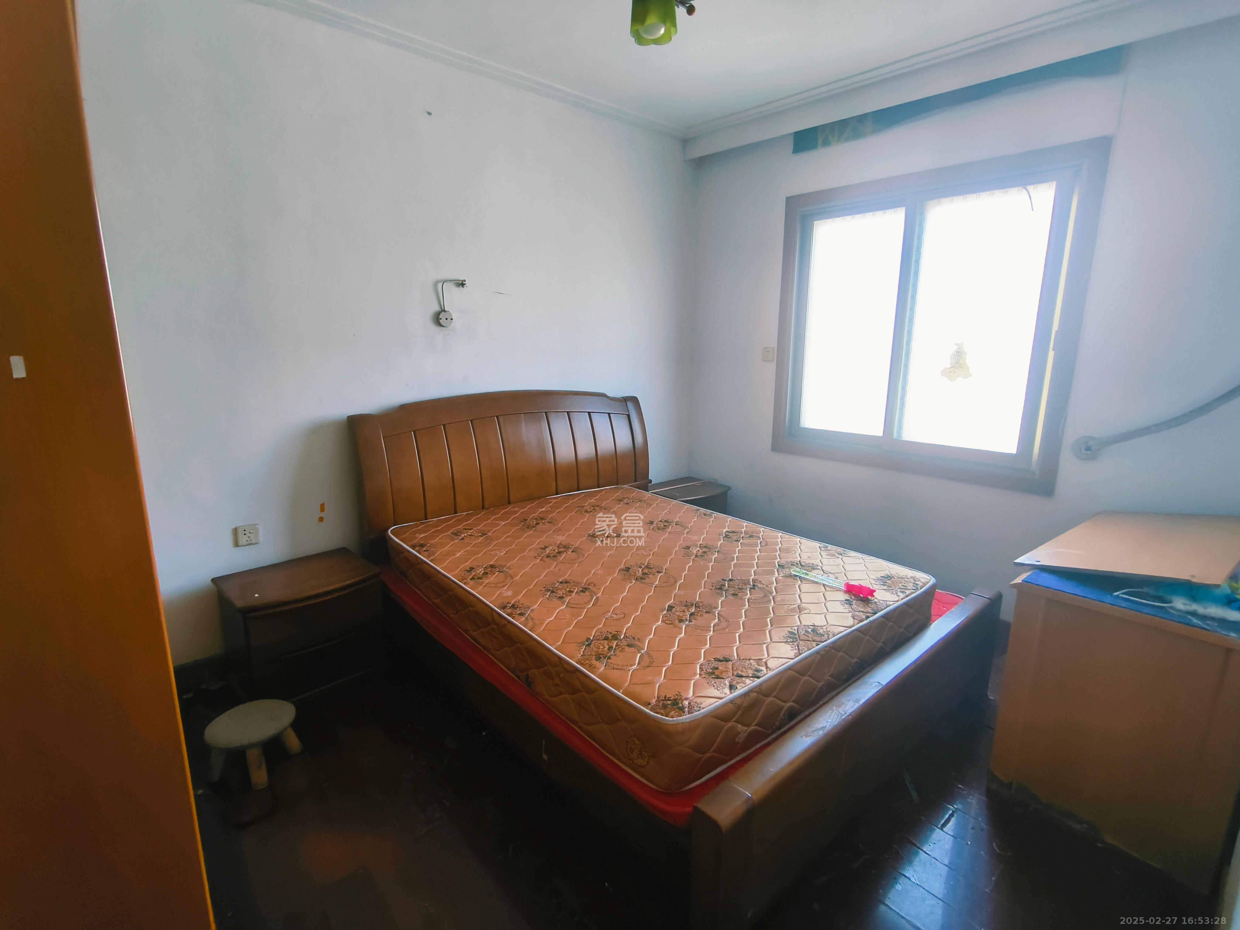 省粮食局宿舍北院 3室1厅1卫 1900.0元/月 省粮食局宿舍北院 3室1厅1卫 1900.0元/月室内图