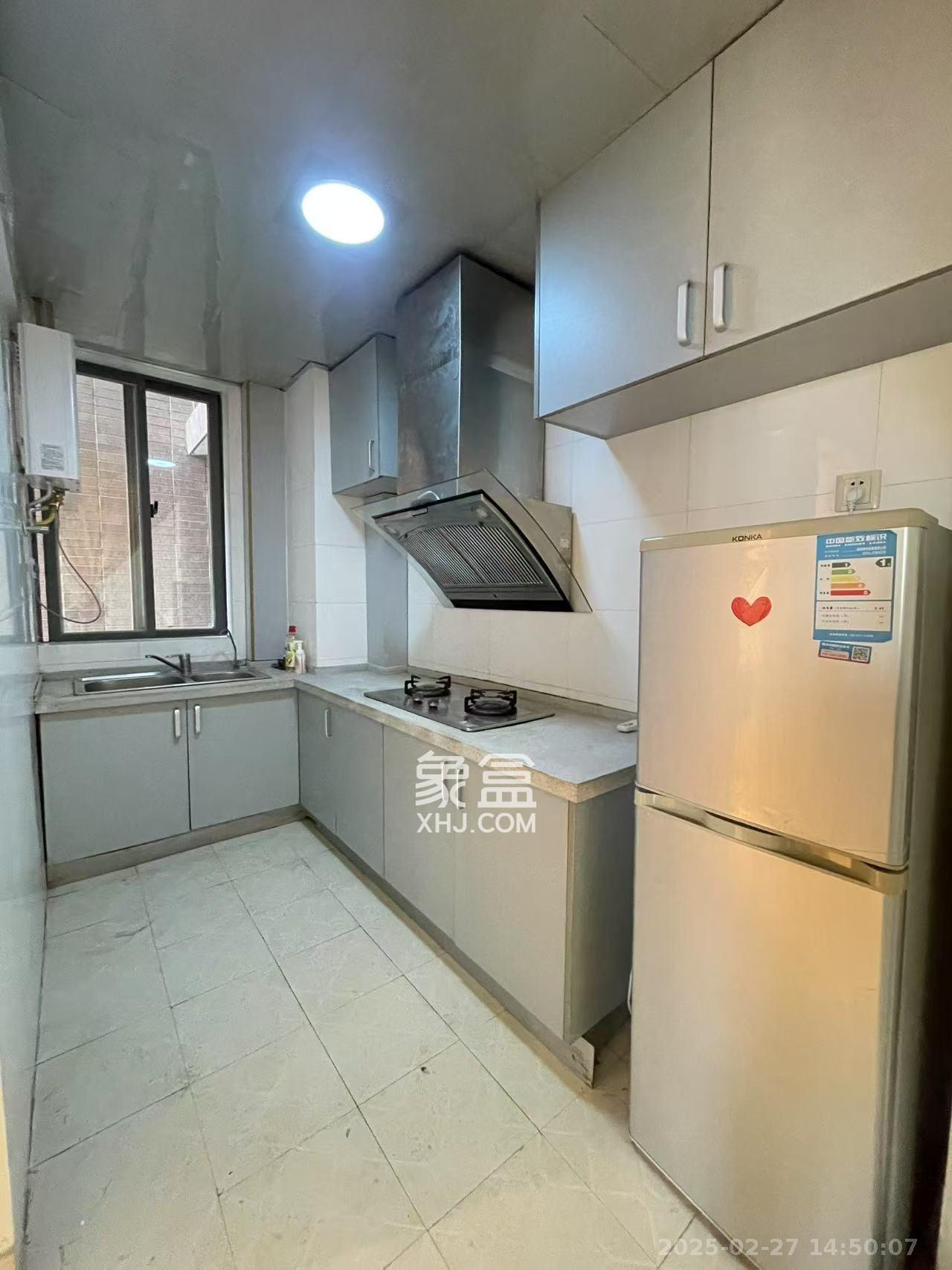 鑫远湘府华城 2室2厅1卫 1600.0元/月 鑫远湘府华城 2室2厅1卫 1600.0元/月室内图