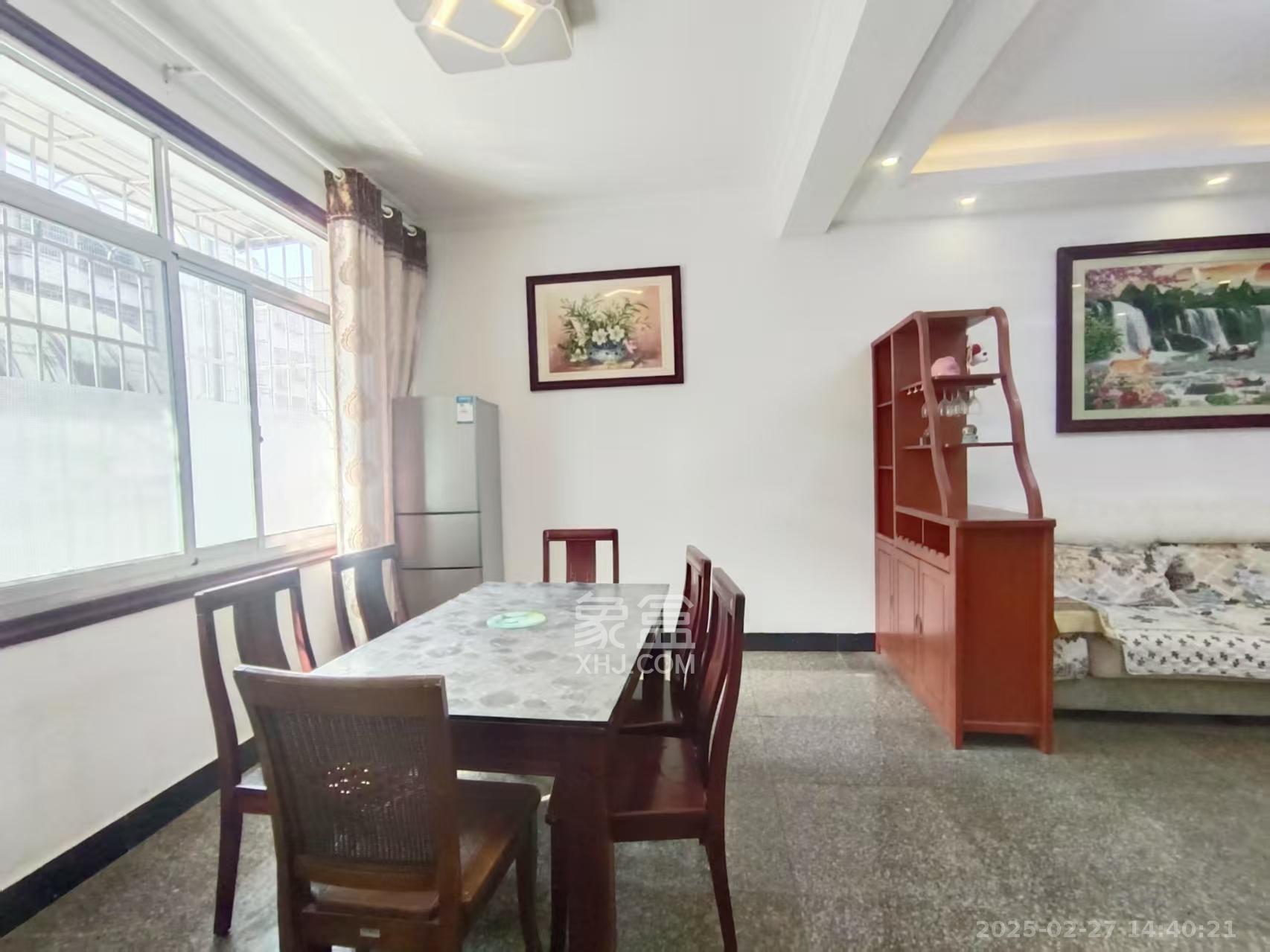 聚鑫大厦 3室2厅2卫 1500.0元/月 聚鑫大厦 3室2厅2卫 1500.0元/月室内图