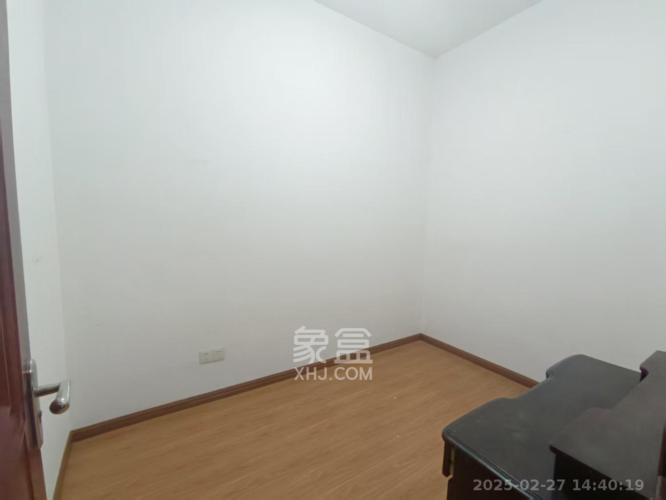 聚鑫大厦 3室2厅2卫 1500.0元/月 聚鑫大厦 3室2厅2卫 1500.0元/月室内图