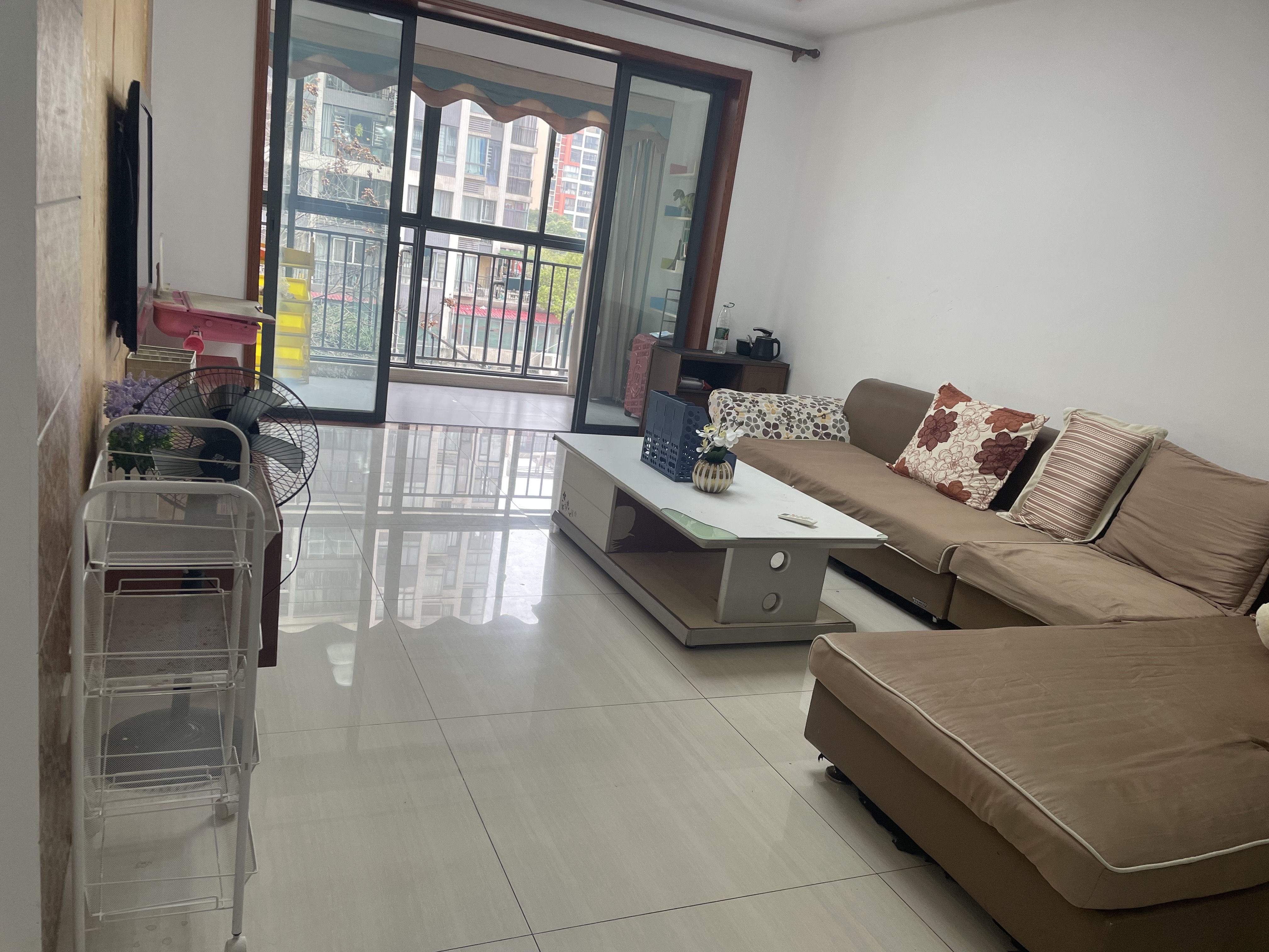 愉景湾西域 3室2厅1卫 2200.0元/月 愉景湾西域 3室2厅1卫 2200.0元/月室内图