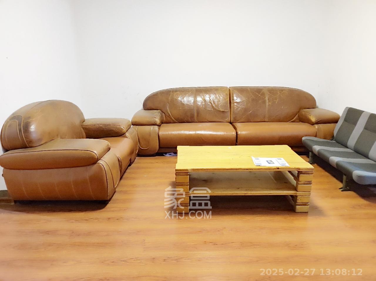 中南汽车世界 2室2厅1卫 1200.0元/月 中南汽车世界 2室2厅1卫 1200.0元/月室内图