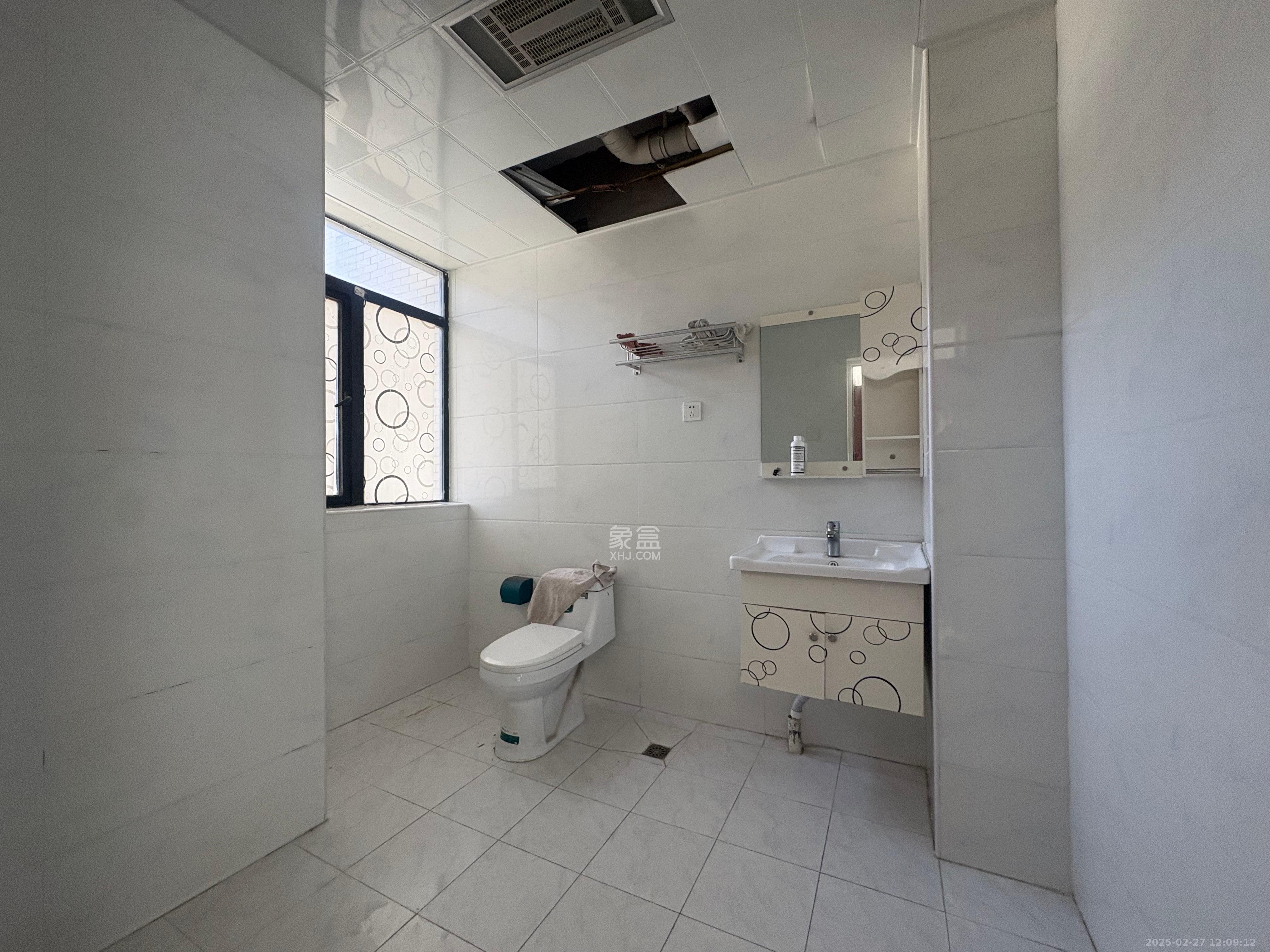 96301部队小区 4室2厅2卫 2700.0元/月 96301部队小区 4室2厅2卫 2700.0元/月室内图