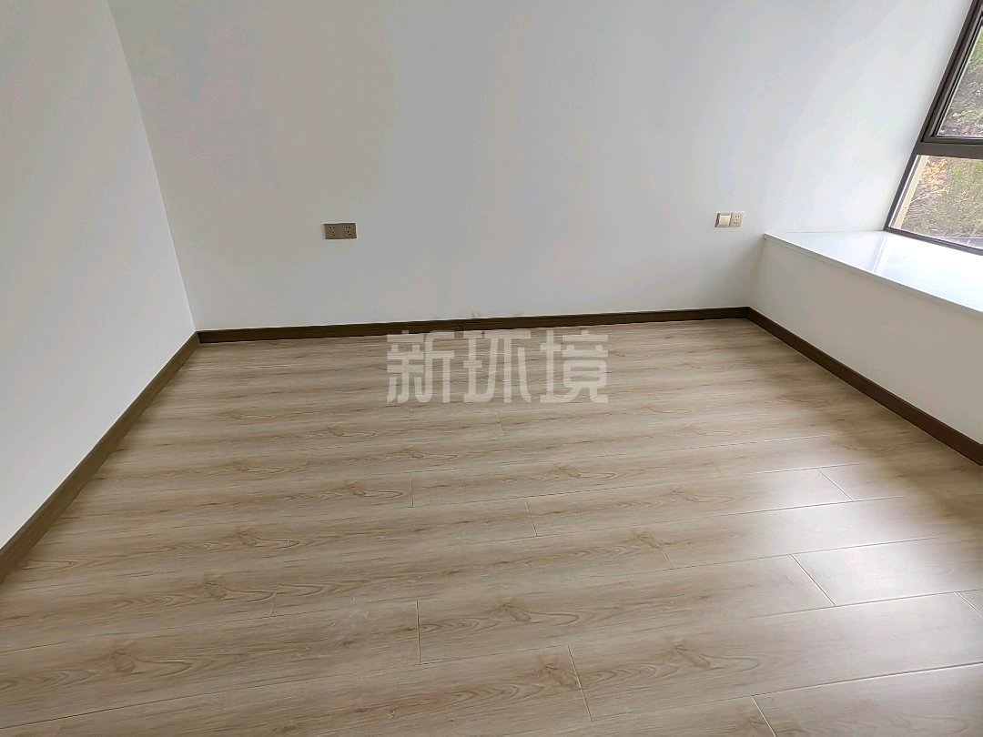 福天中央公馆  4室2厅2卫   95.00万客厅