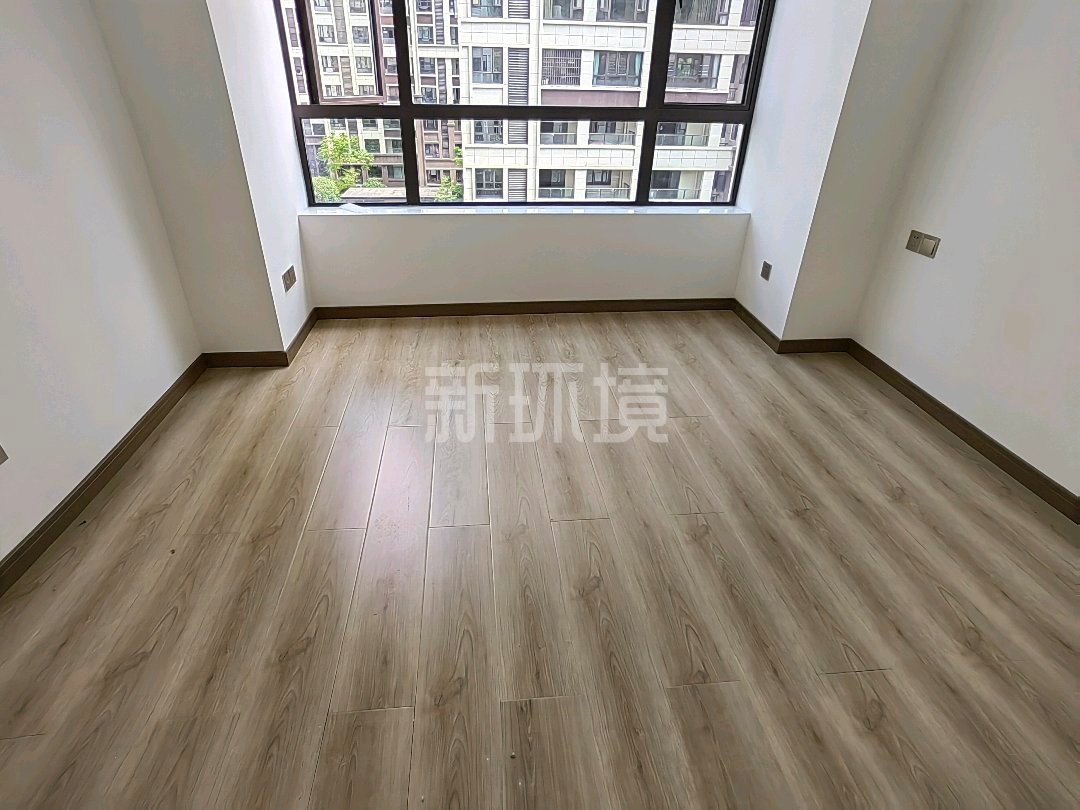福天中央公馆  4室2厅2卫   95.00万客厅