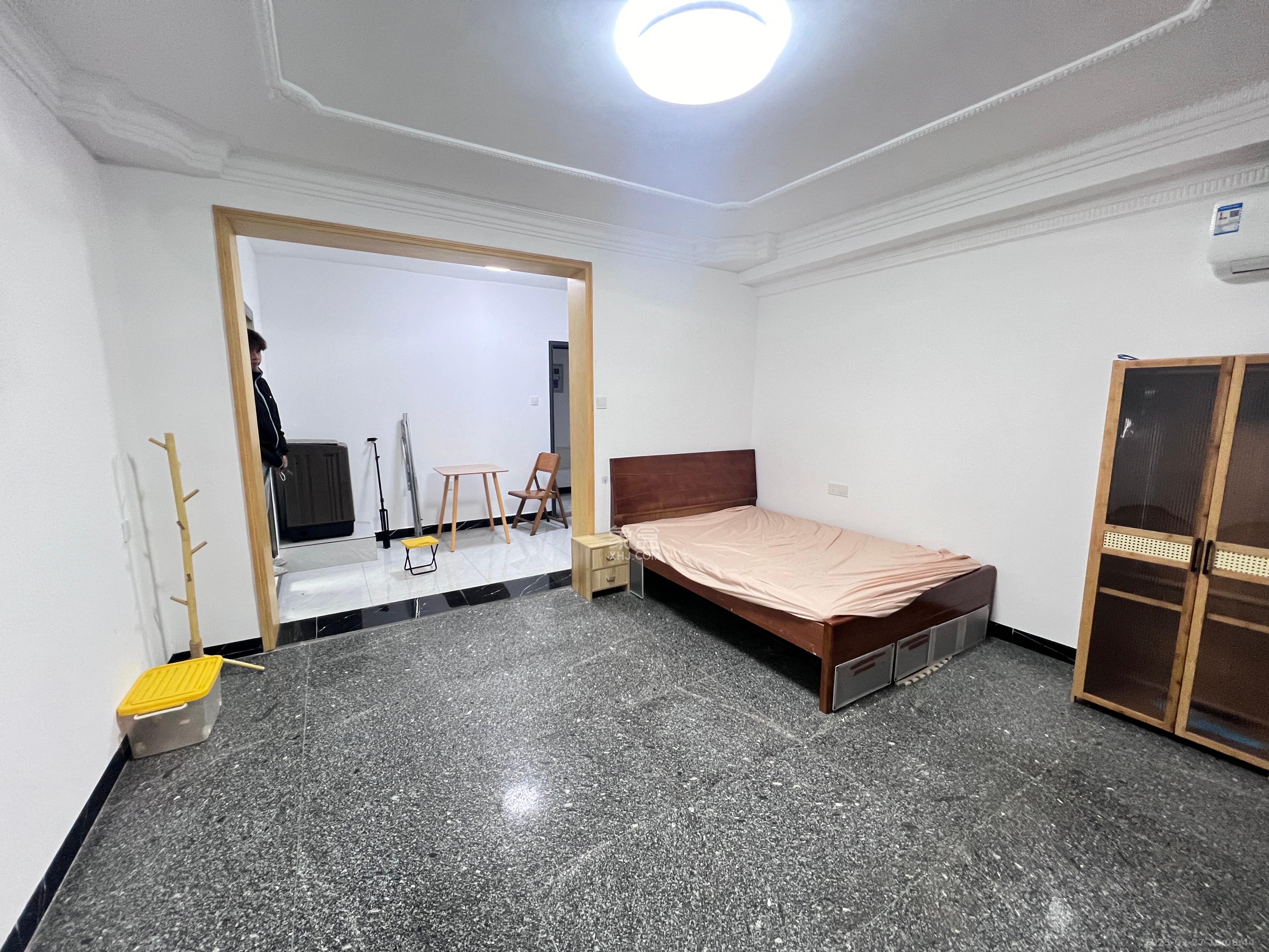 湖南省农业物资总公司宿舍 4室2厅2卫 1600.0元/月 湖南省农业物资总公司宿舍 4室2厅2卫 1600.0元/月室内图