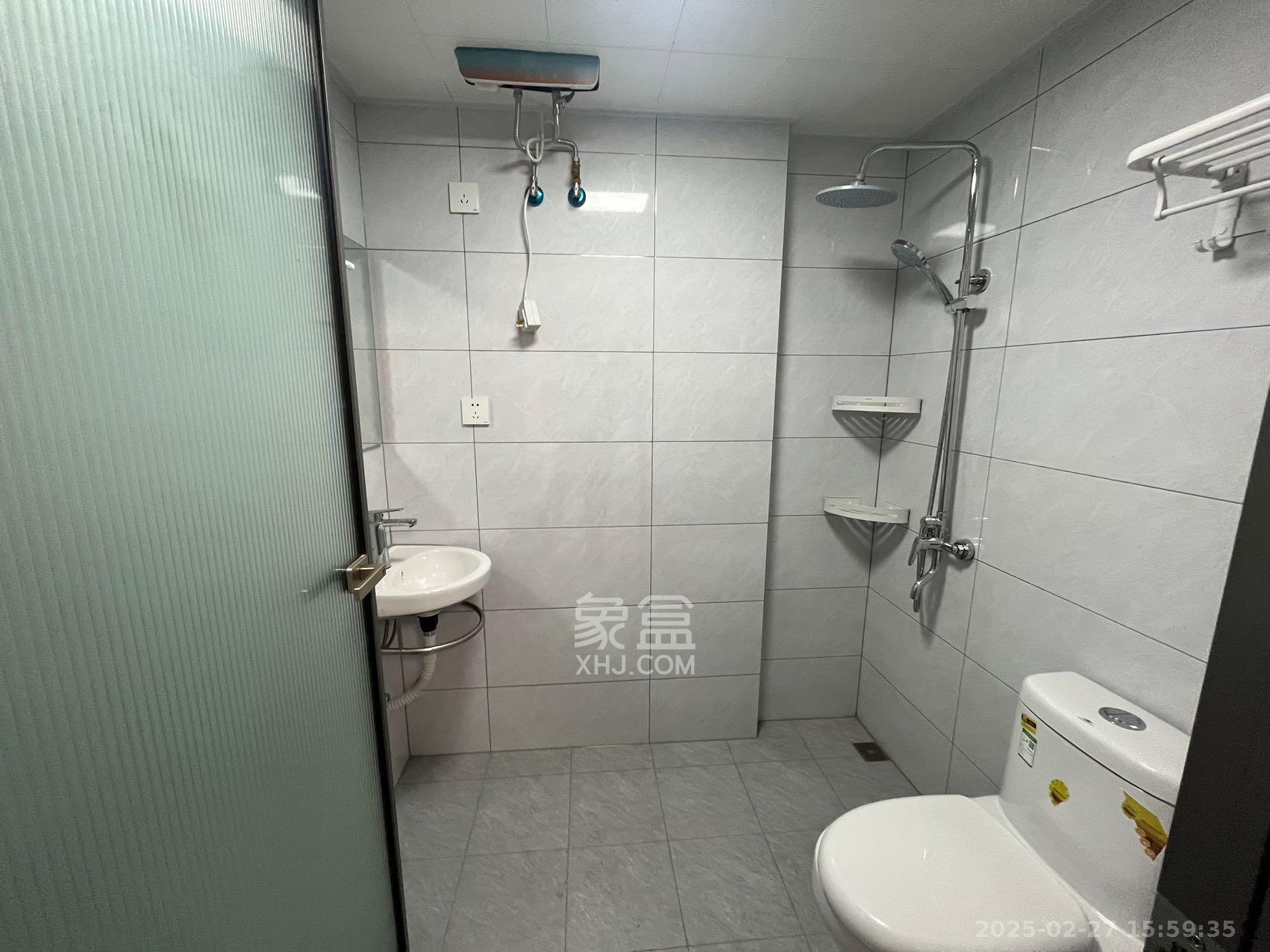 嘉盛华庭（一期、二期、三期）  2室1厅1卫    1800.0元/月室内图