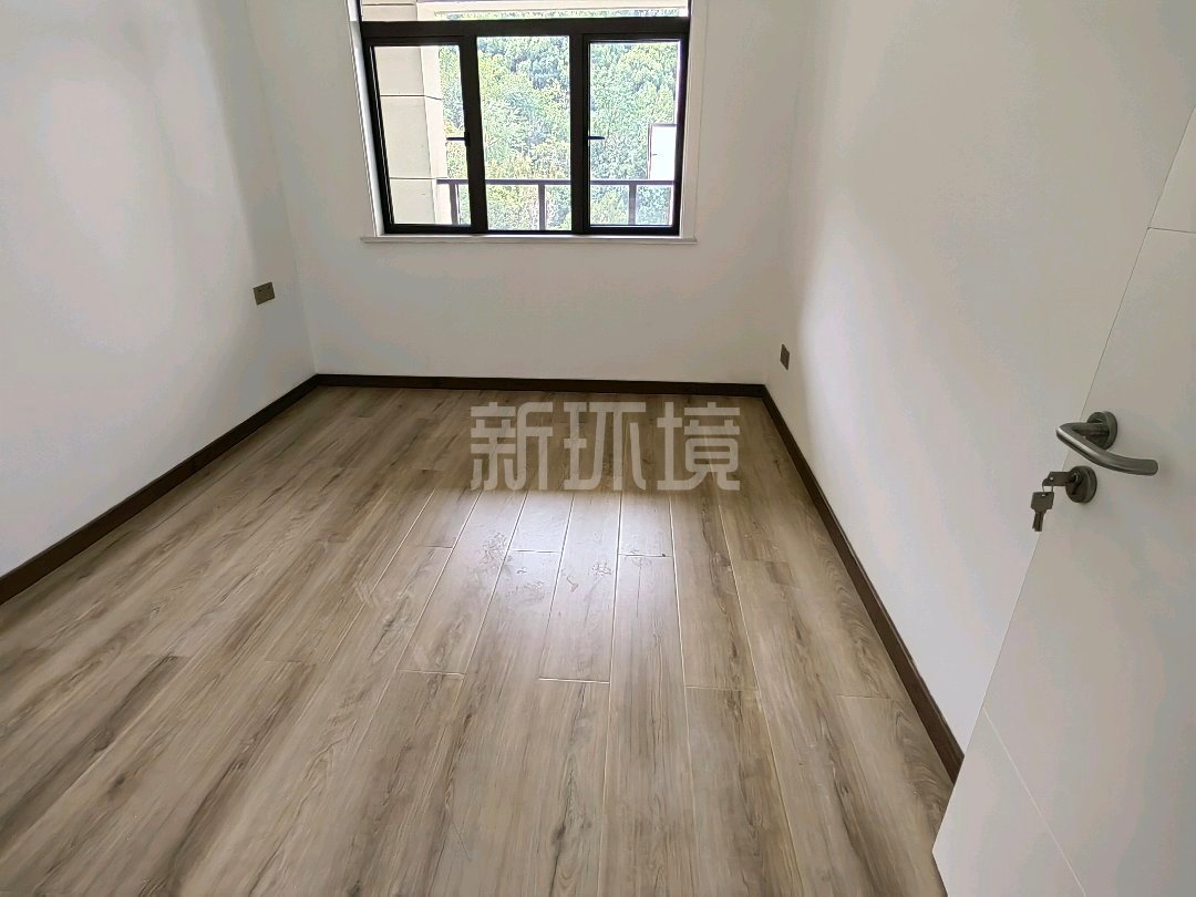 福天中央公馆  4室2厅2卫   95.00万客厅