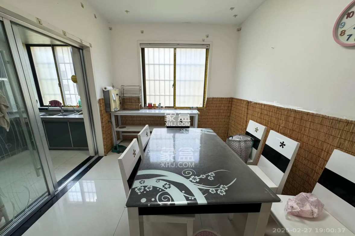 湘核佳苑 3室2厅2卫 2500.0元/月 湘核佳苑 3室2厅2卫 2500.0元/月室内图