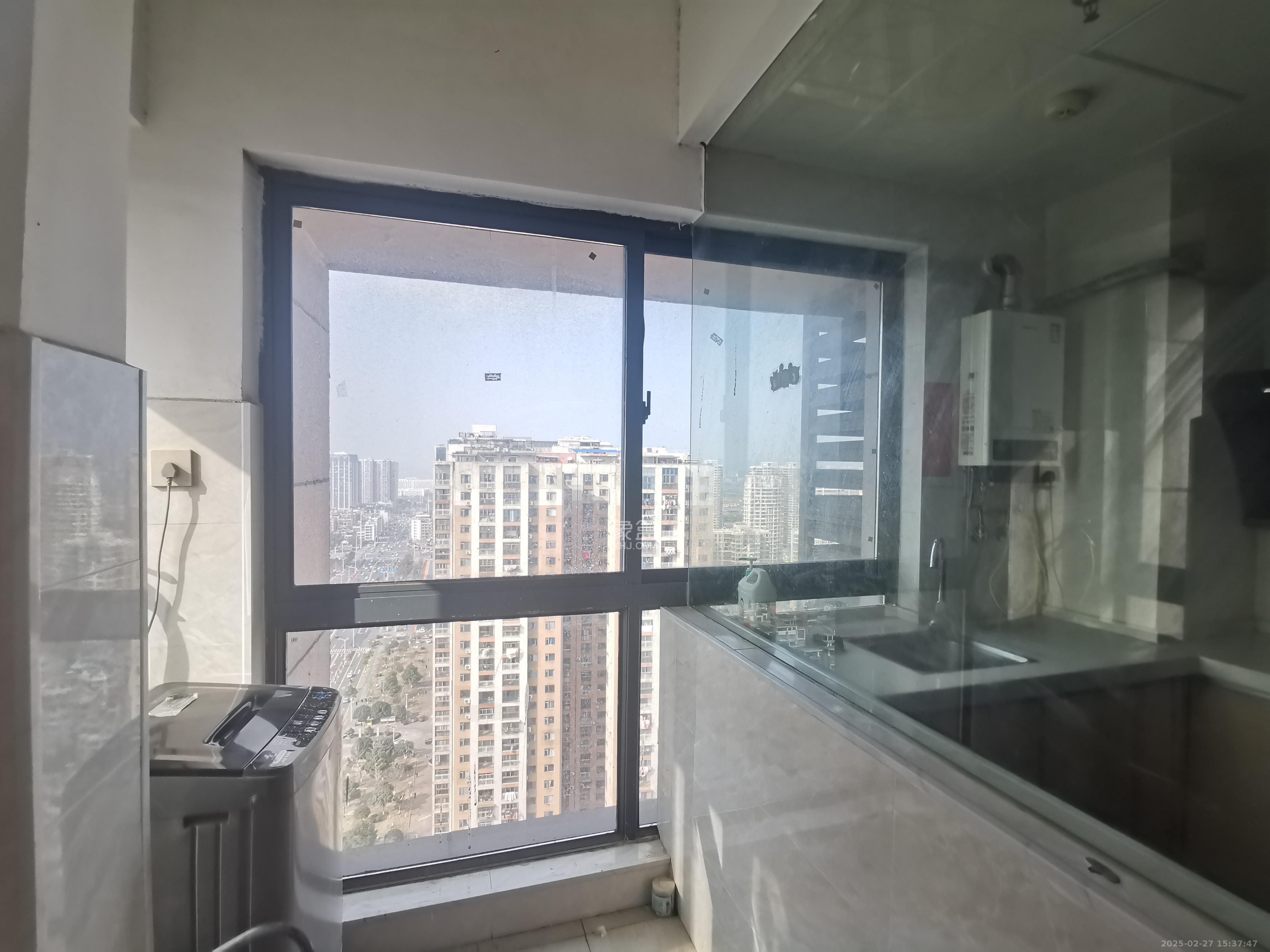 明发国际城 1室1厅1卫 1300.0元/月 明发国际城 1室1厅1卫 1300.0元/月室内图