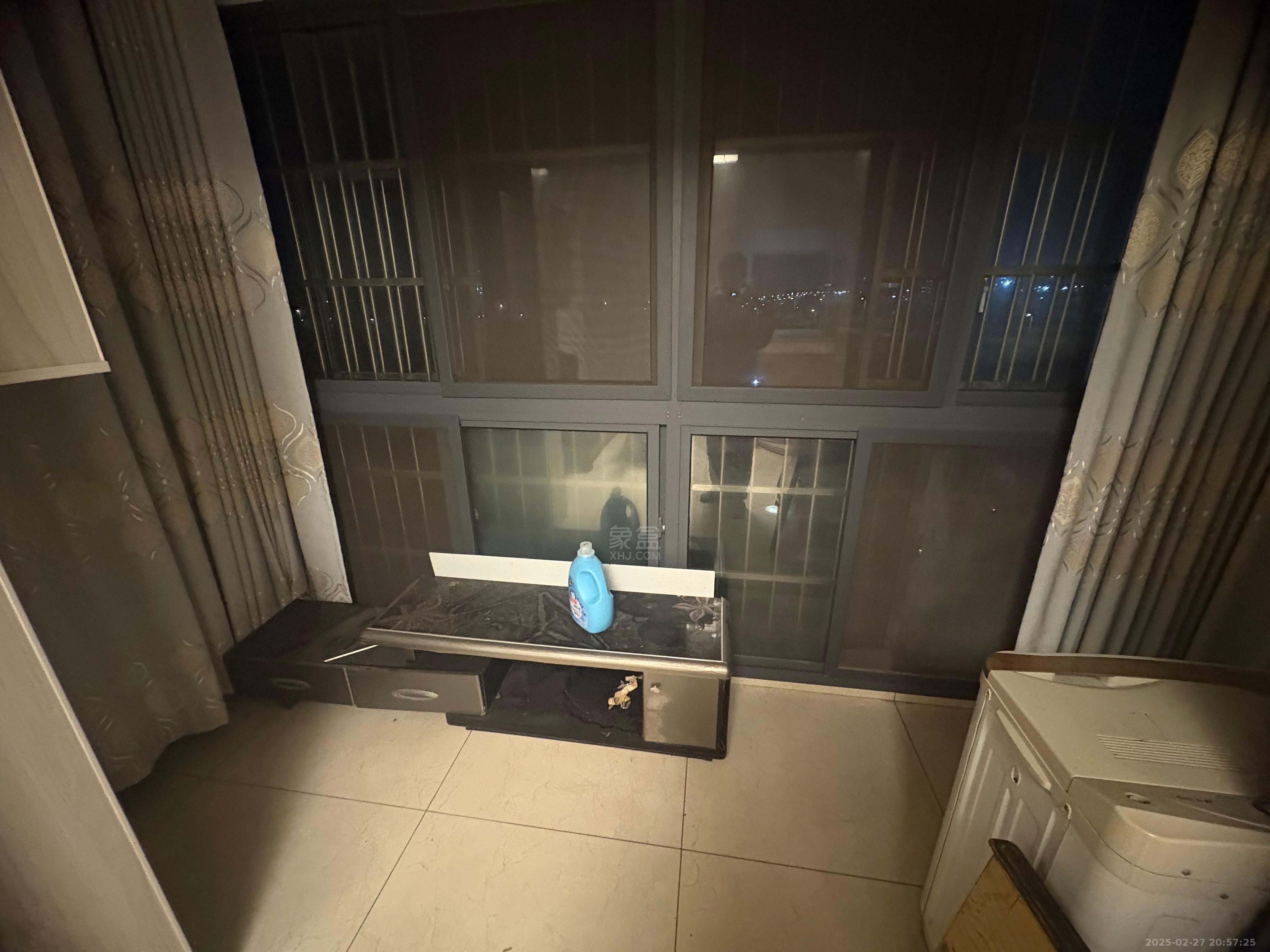 太平桥安置小区 2室1厅1卫 1000.0元/月 太平桥安置小区 2室1厅1卫 1000.0元/月室内图