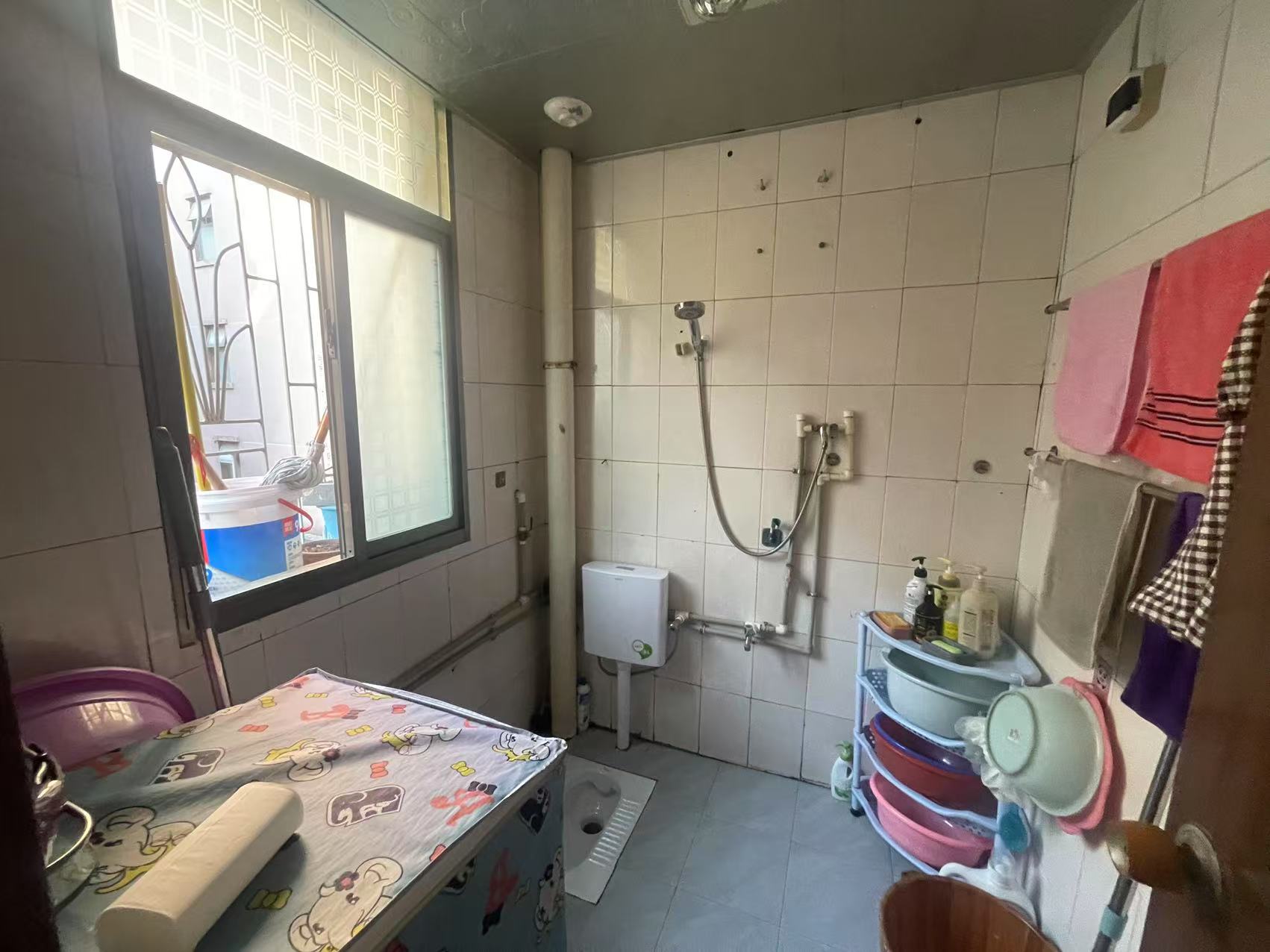 八一橡胶总厂生活区(东贸街) 2室1厅1卫 39.8万 八一橡胶总厂生活区(东贸街) 2室1厅1卫 39.8万室内图