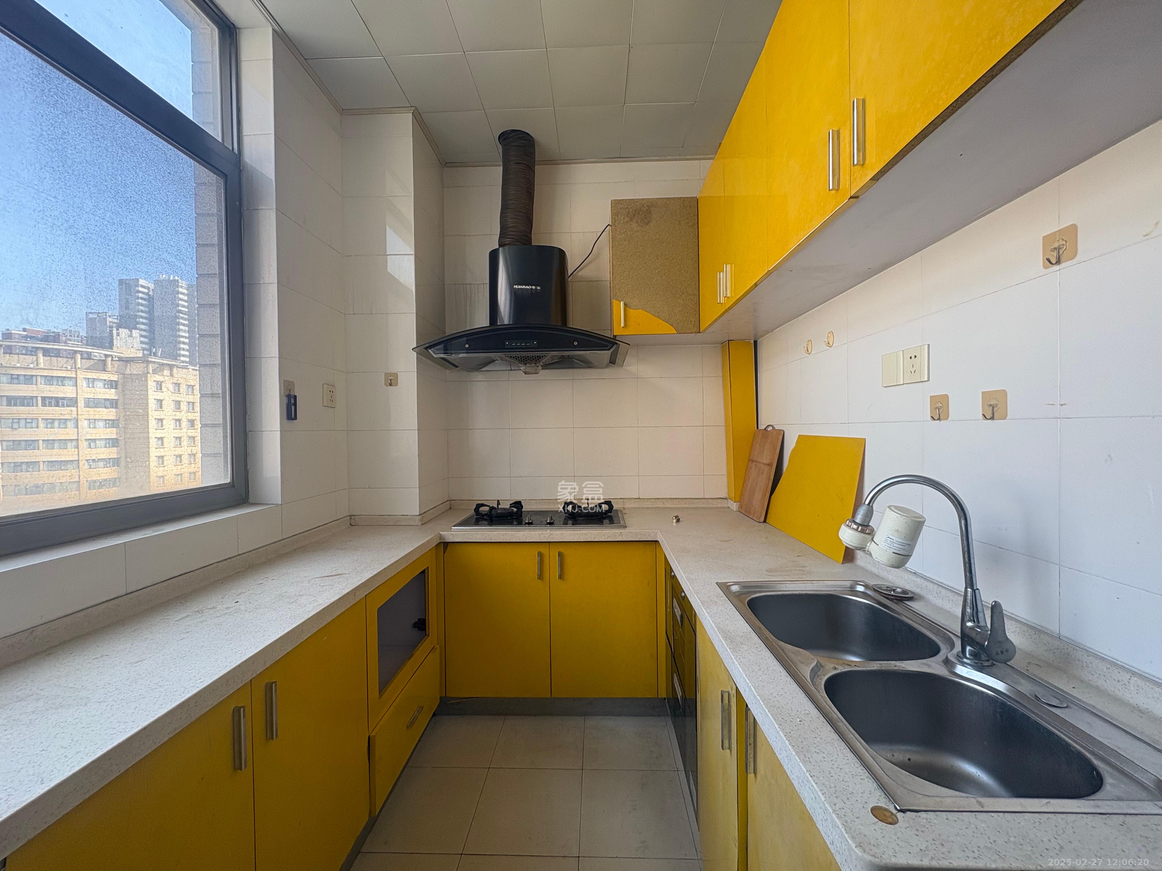 96301部队小区 4室2厅2卫 2600.0元/月 96301部队小区 4室2厅2卫 2600.0元/月室内图