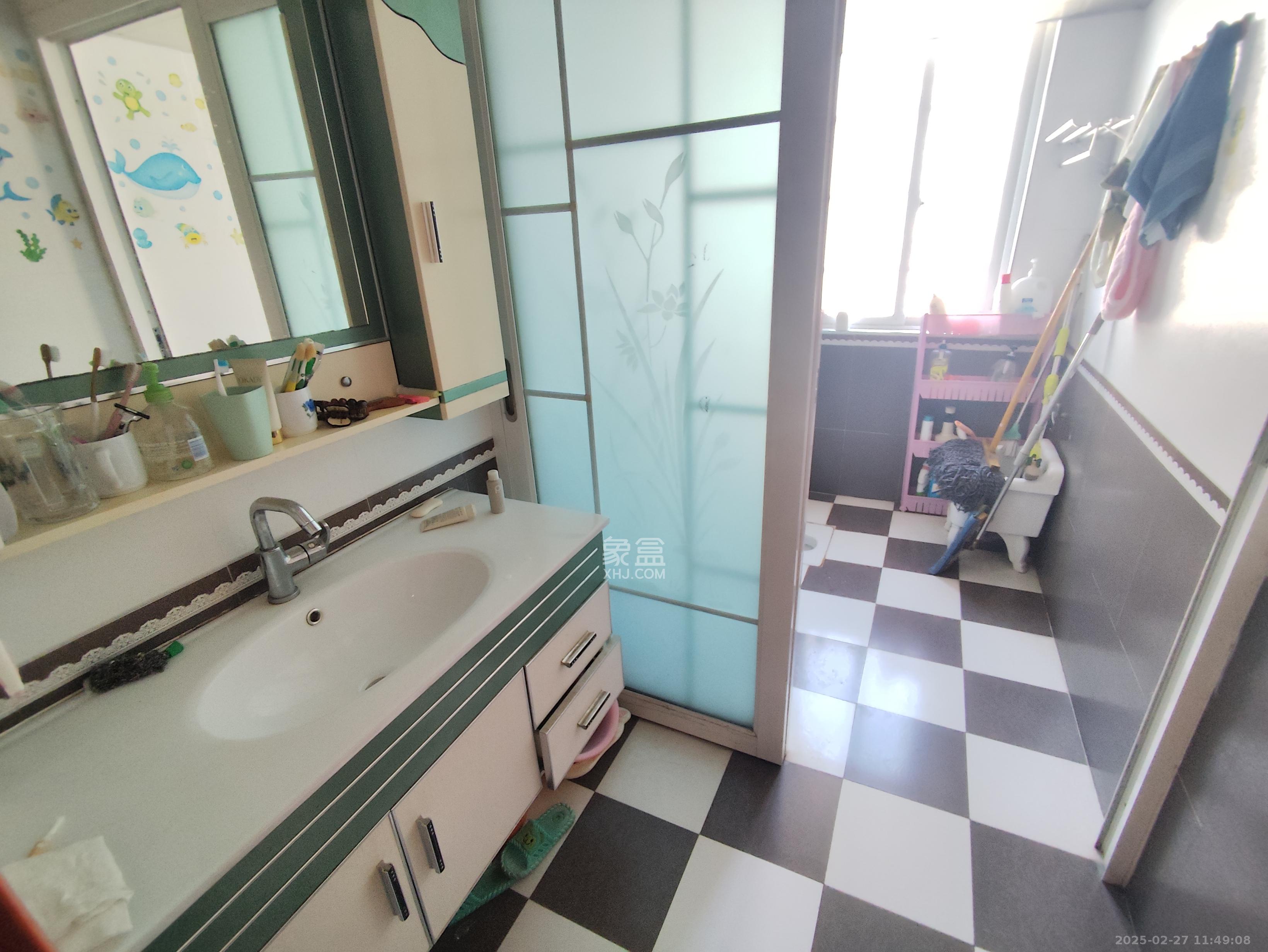 月湖蘭庭  2室2廳2衛(wèi)   2500.00元/月室內(nèi)圖